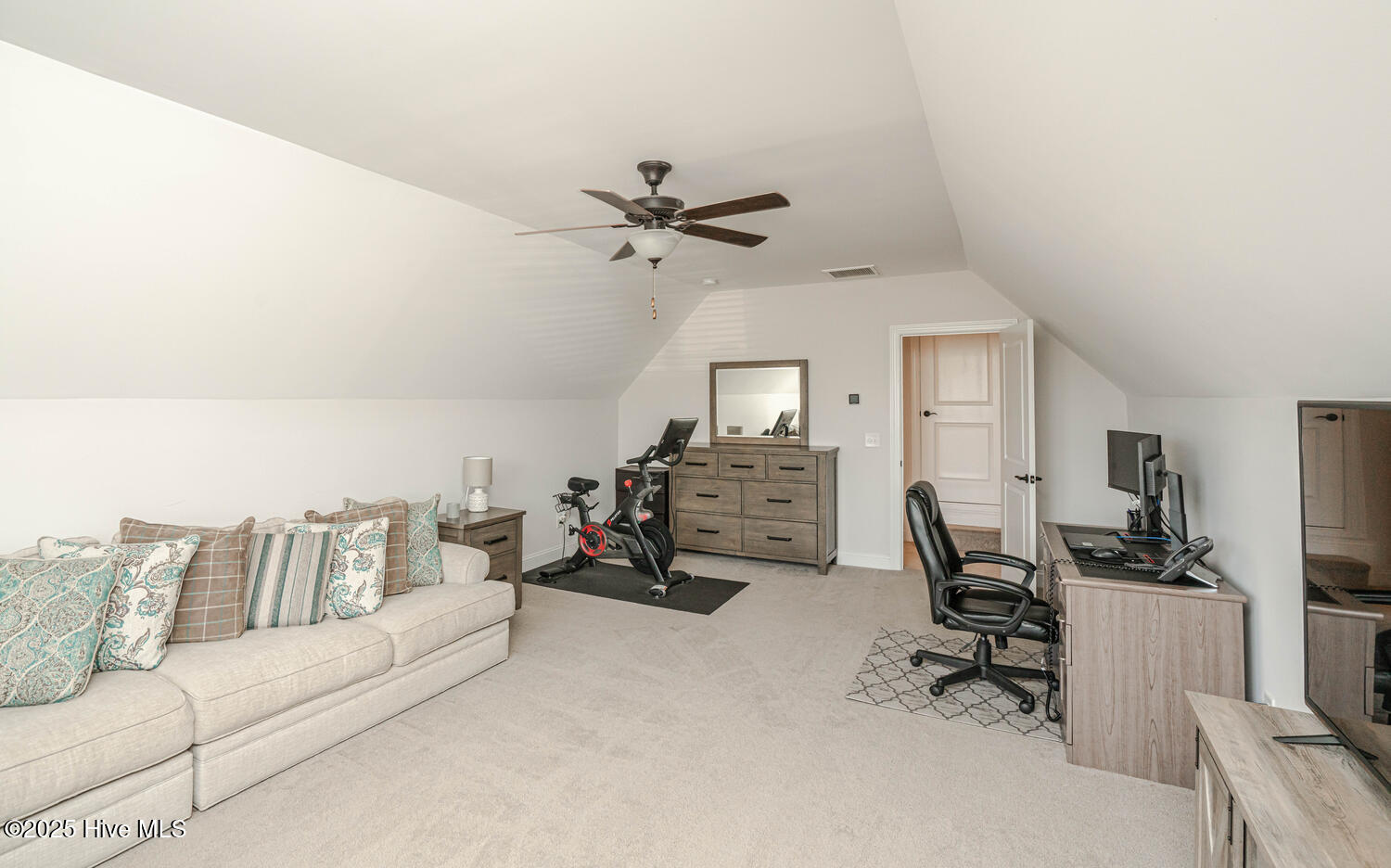 100547229 | Photo 44