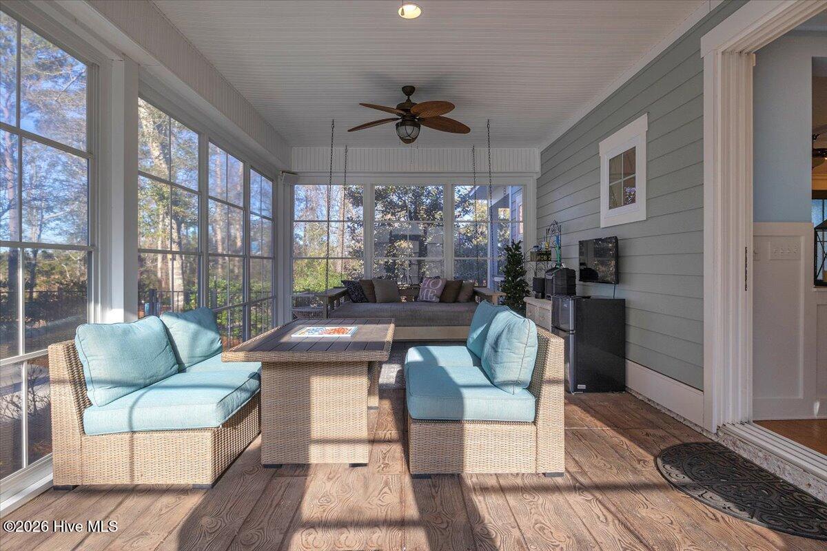 100552702 | Photo 49