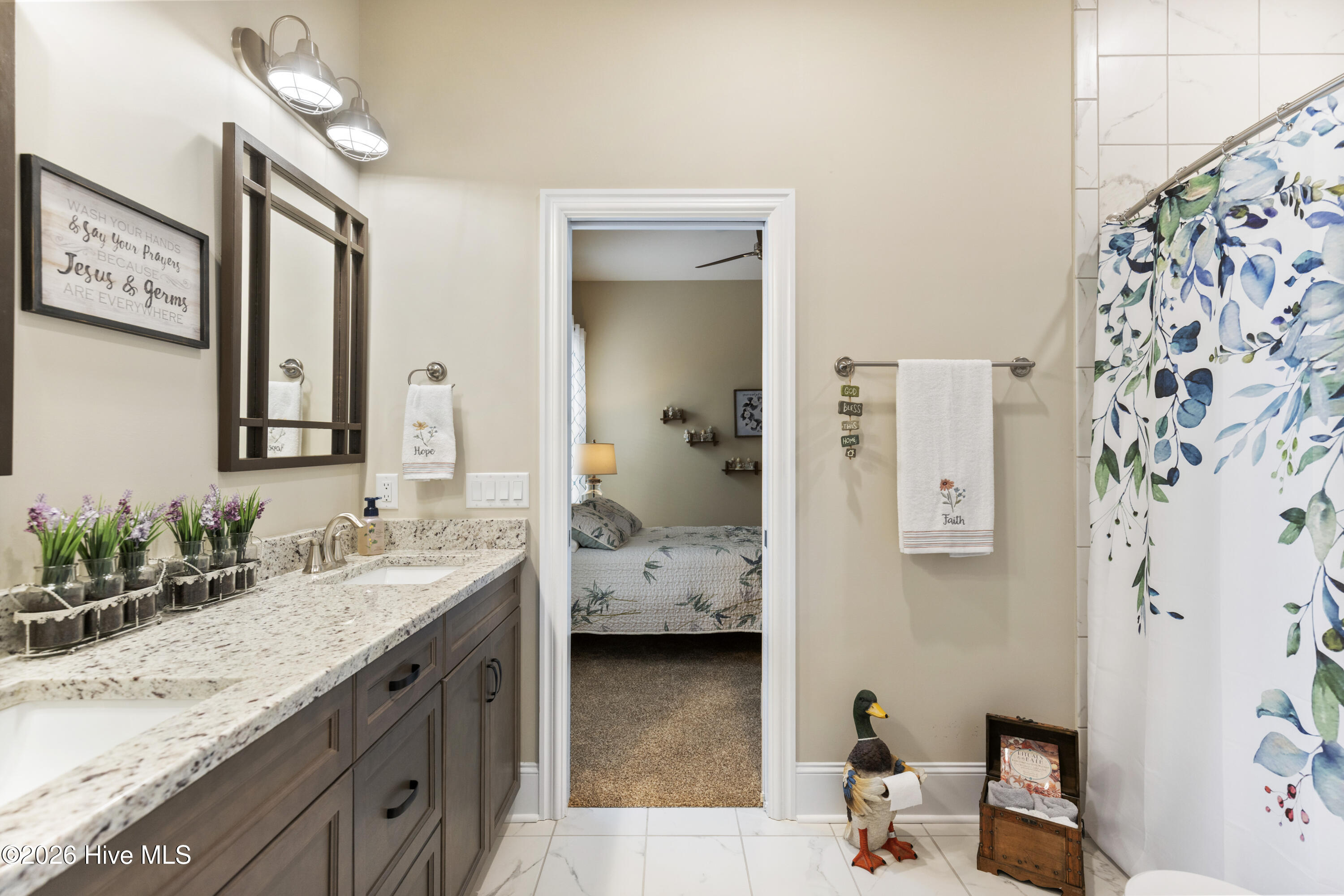 100551646 | Photo 29