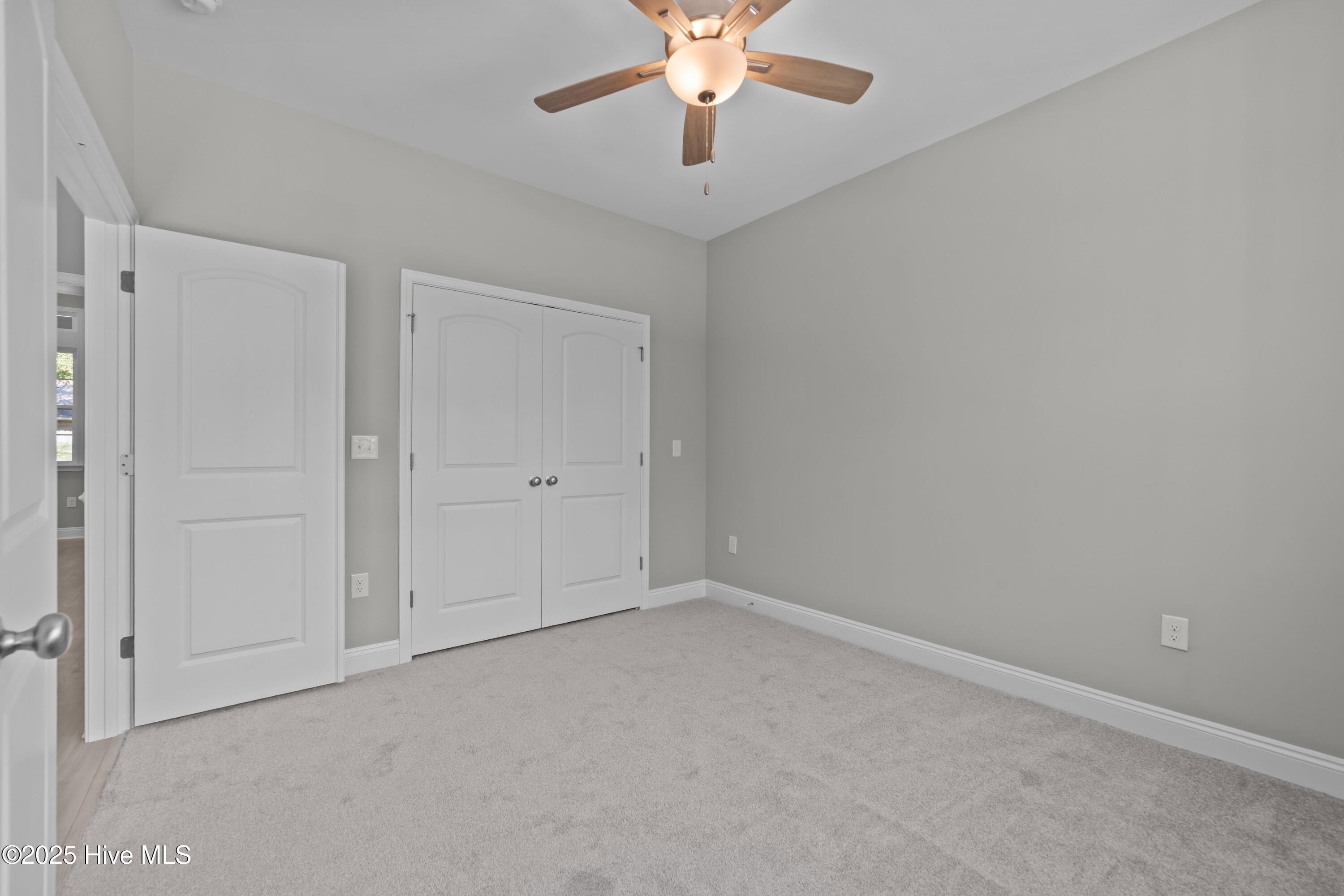 100516216 | Photo 30