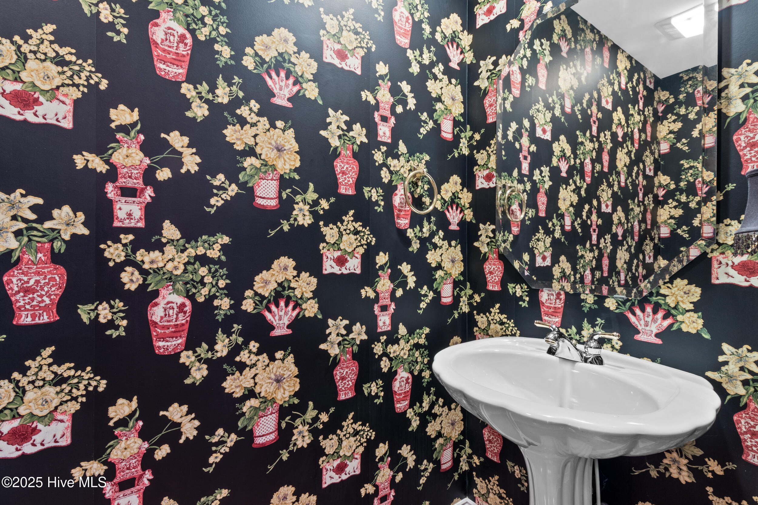 100539143 | Photo 29