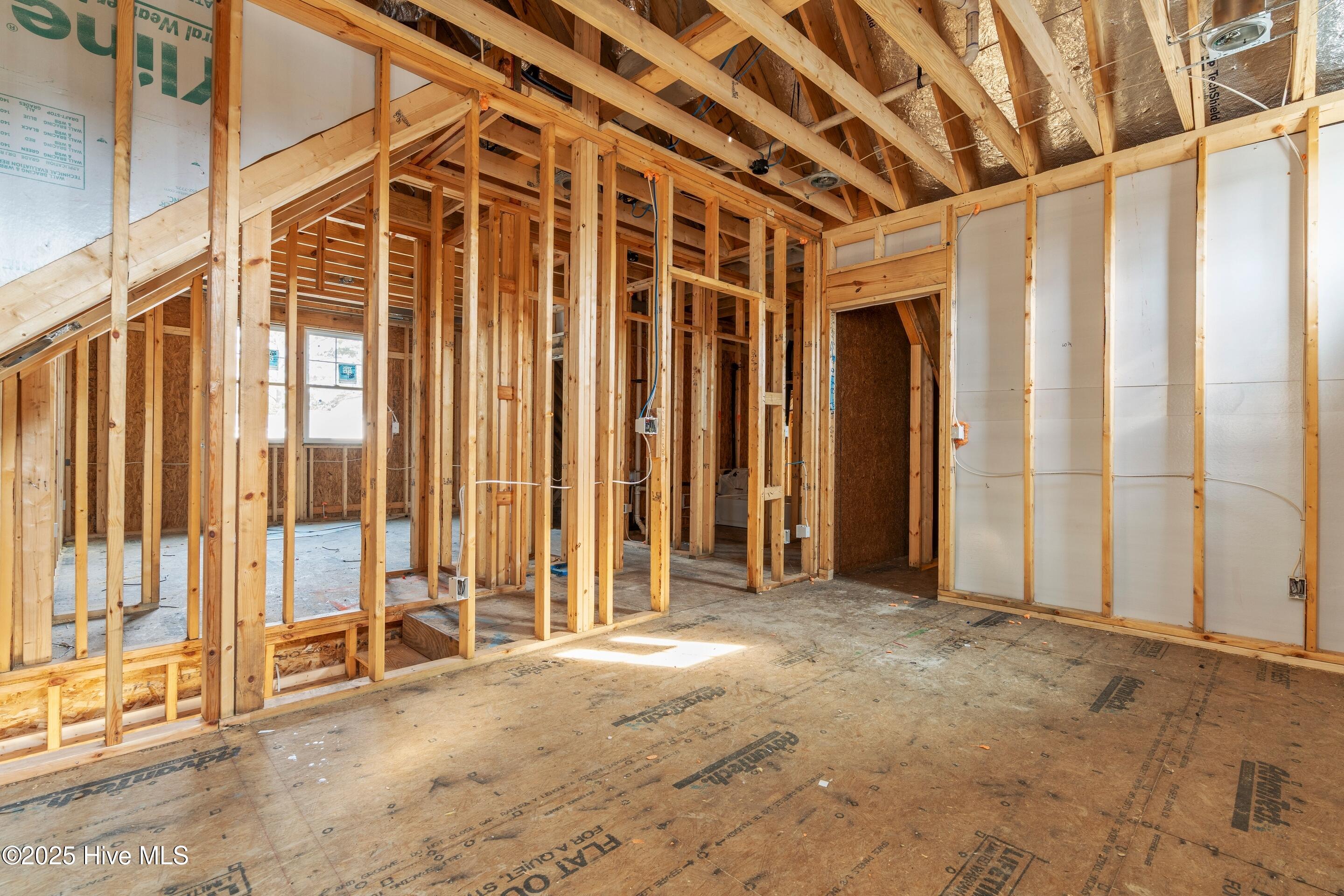 100543069 | Photo 57