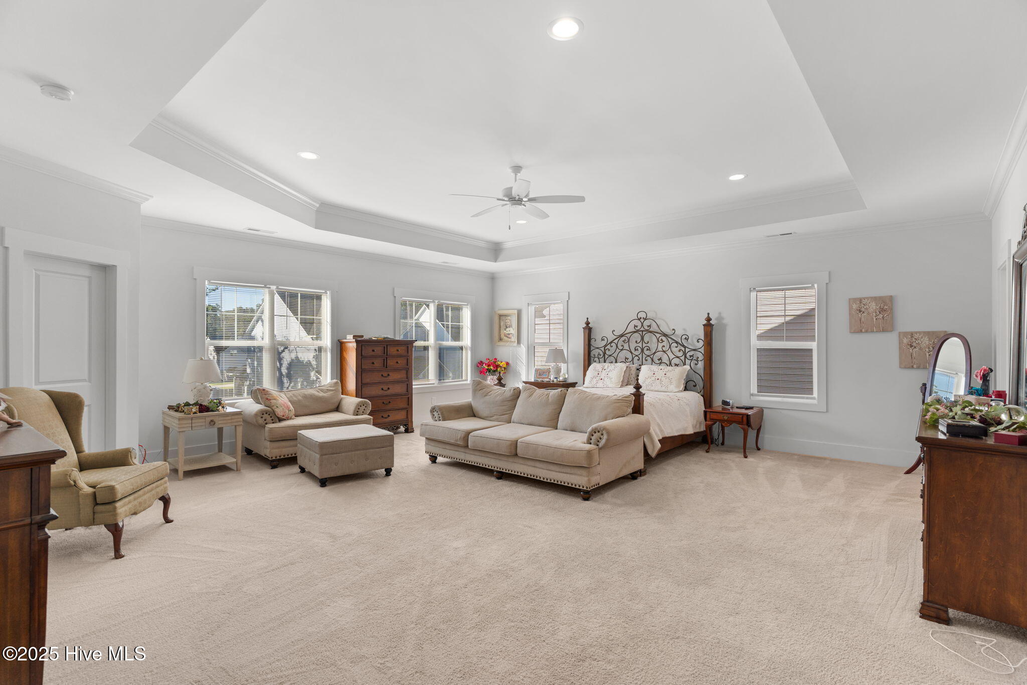 100536437 | Photo 15