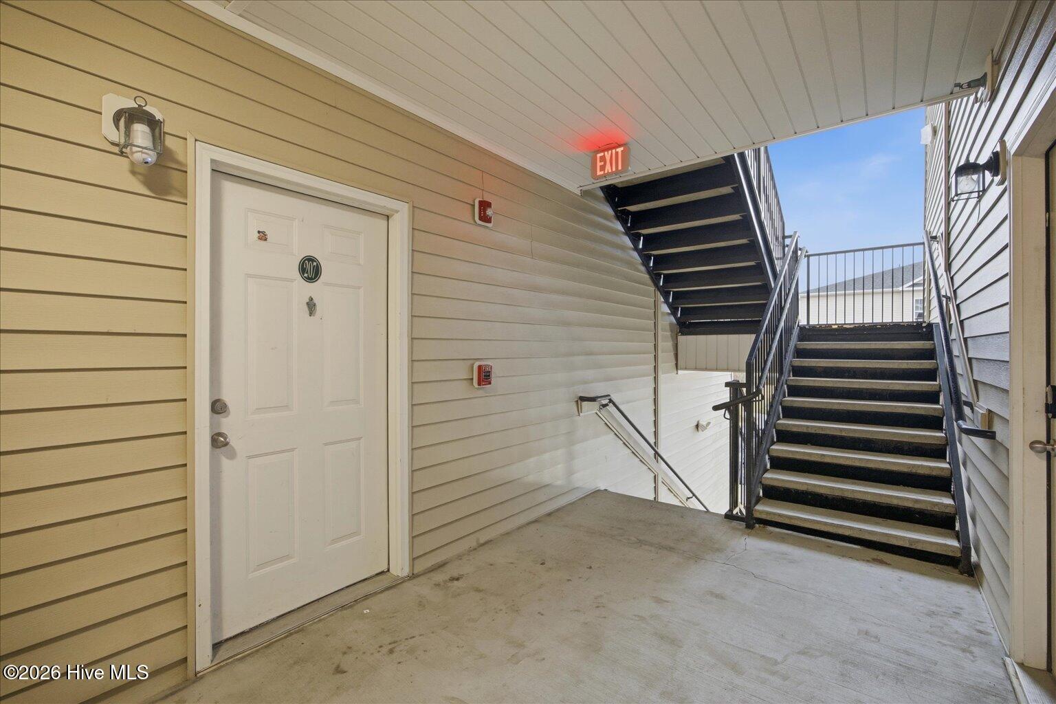 100527168 | Photo 28