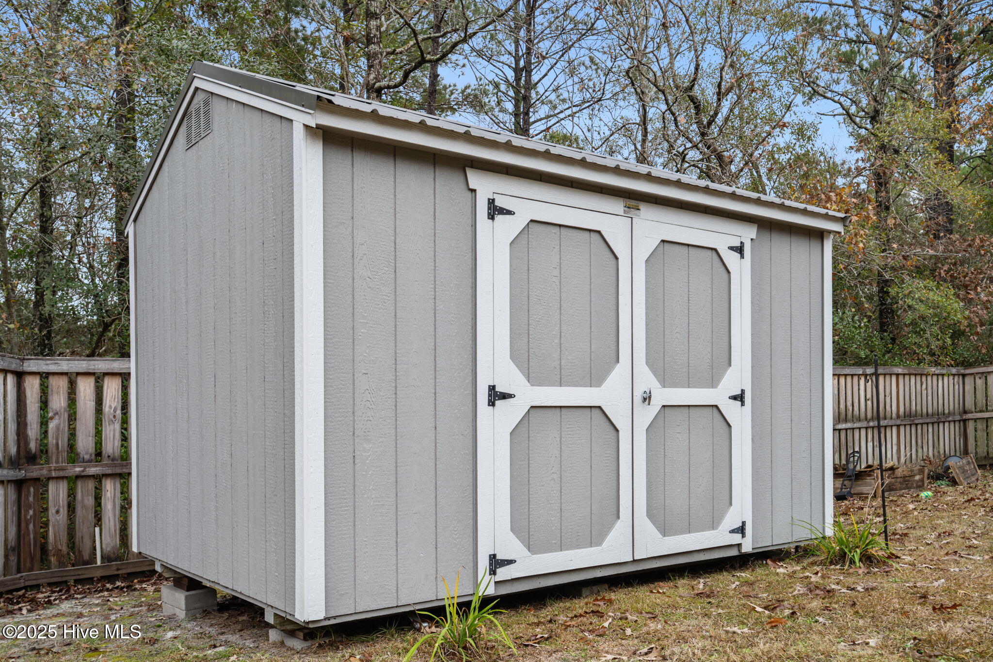 100544469 | Photo 36