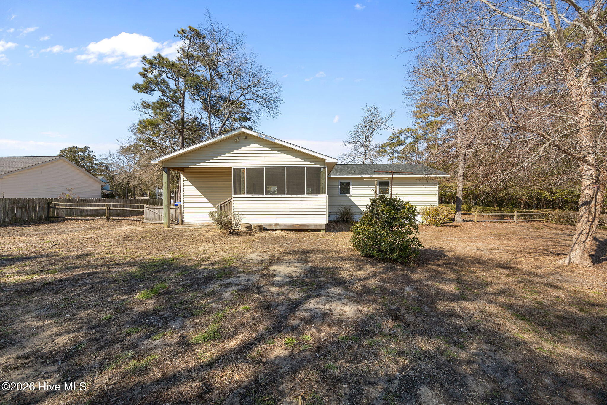 100554727 | Photo 33