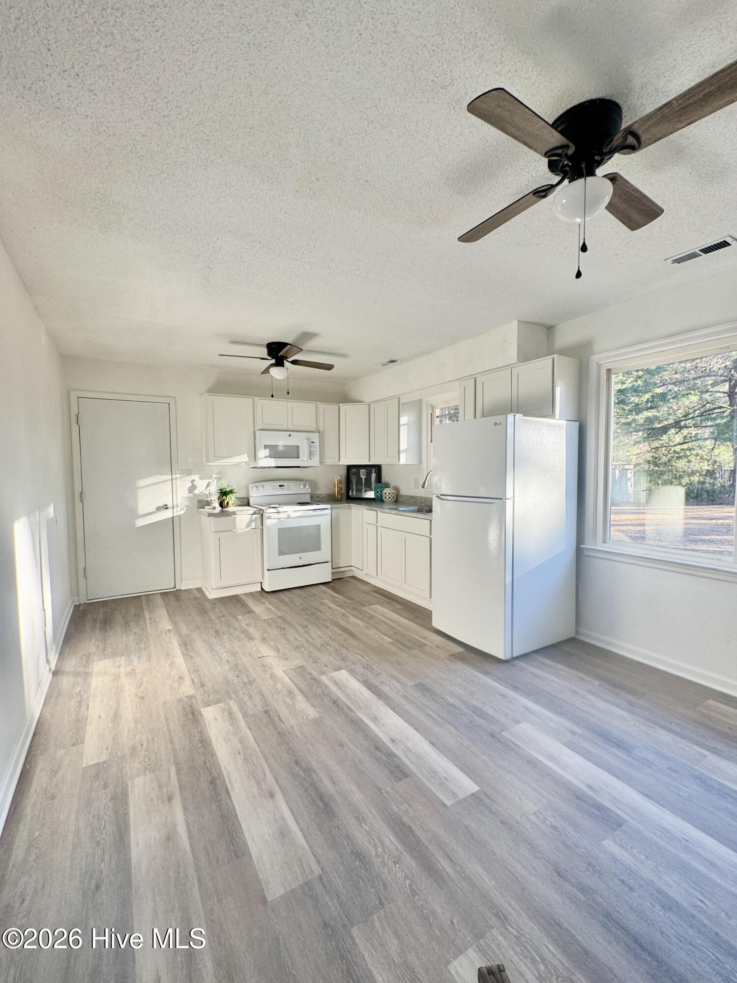 100550362 | Photo 18