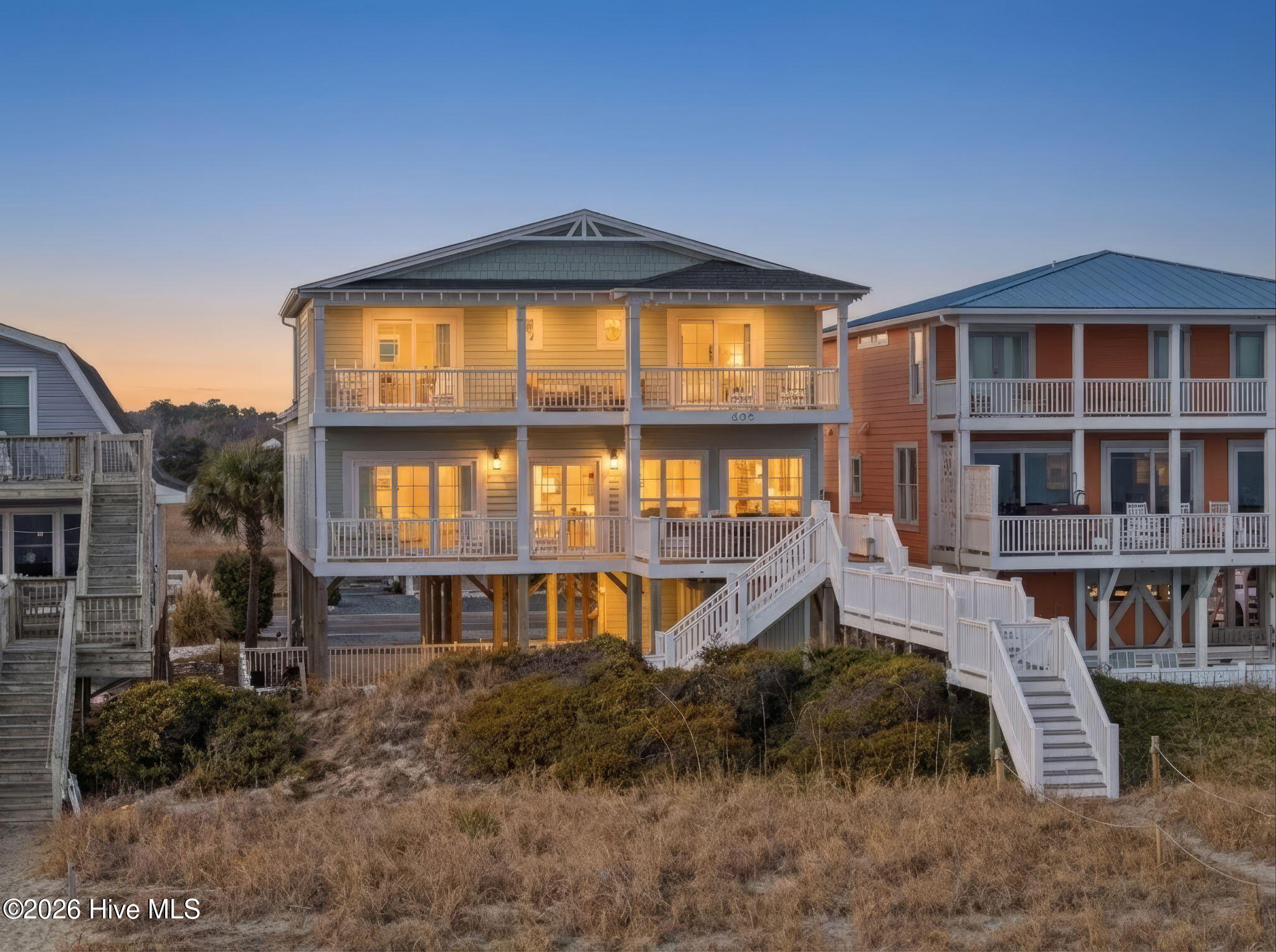 100555473 | Photo 84