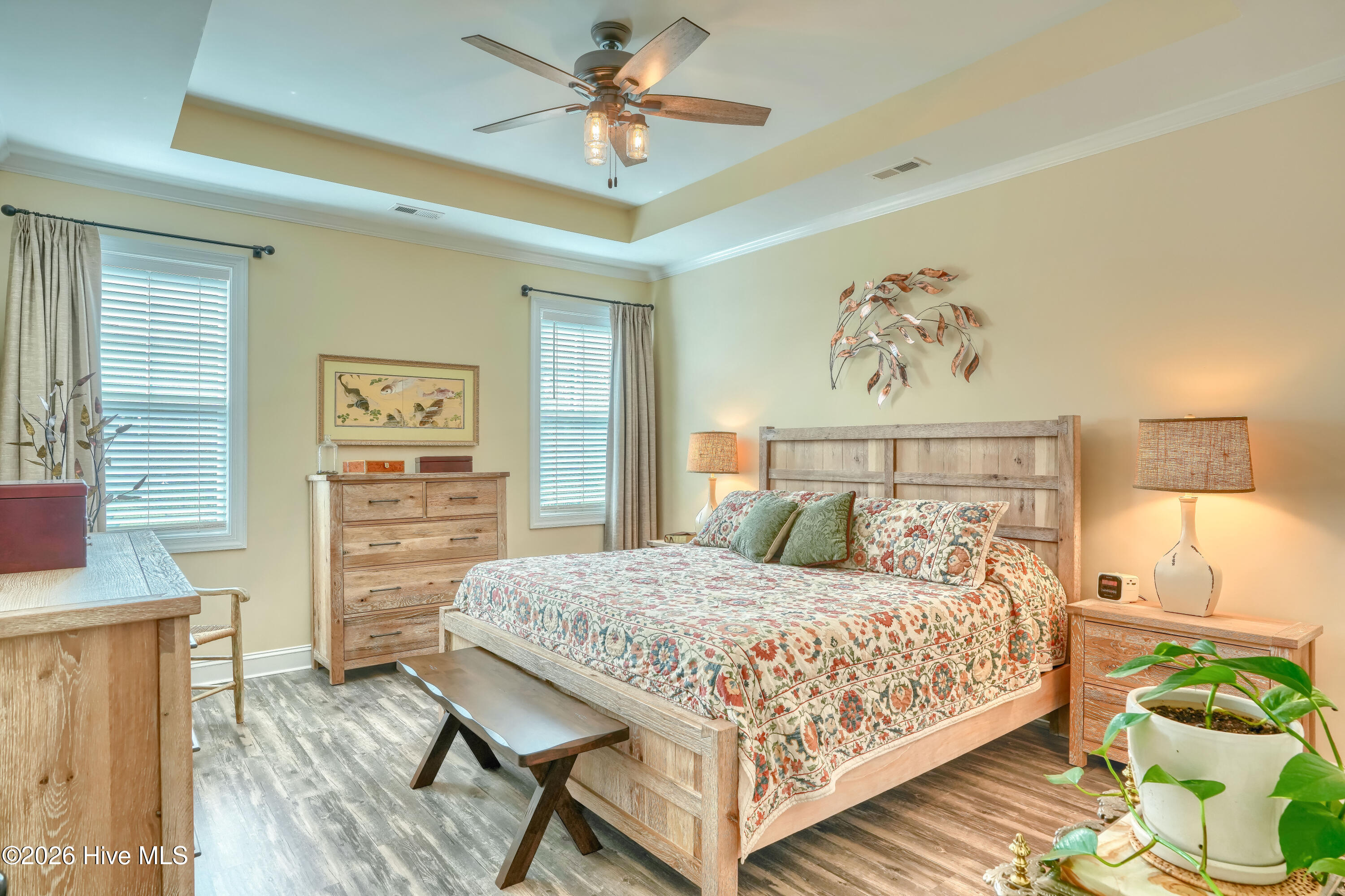 100563582 | Photo 26