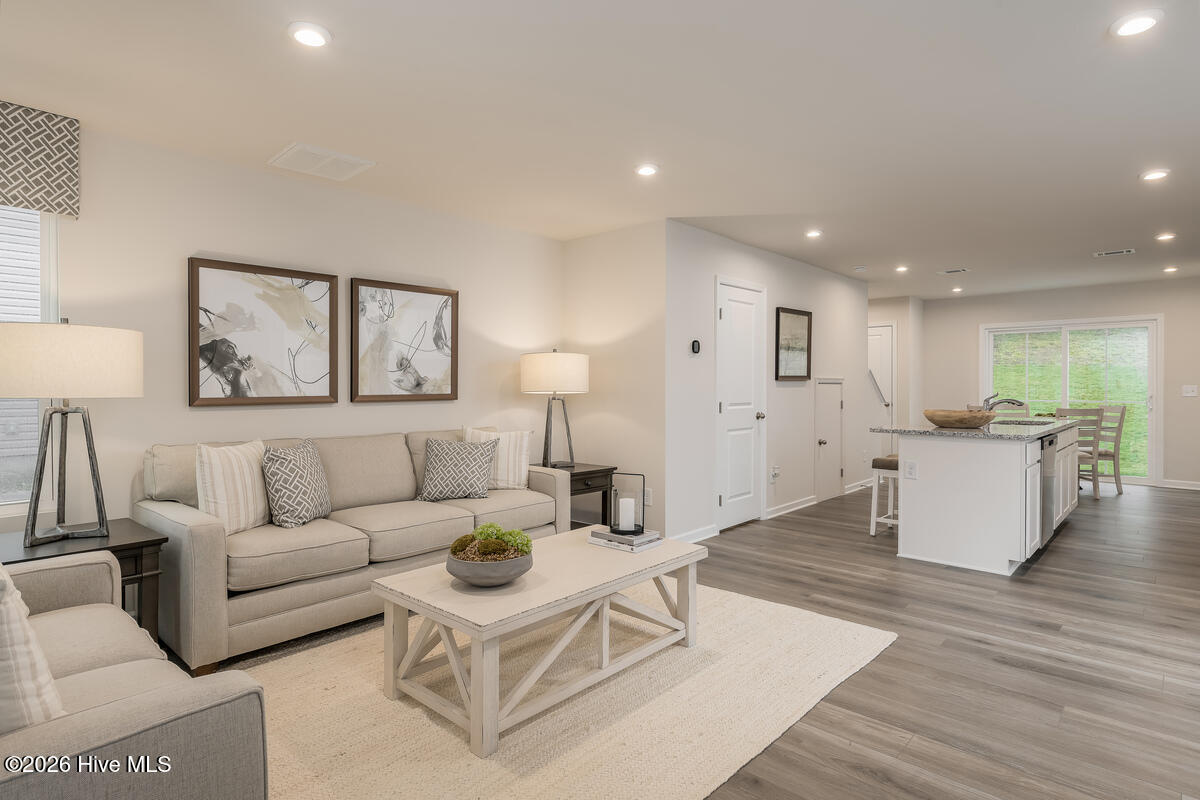 100555058 | Photo 12