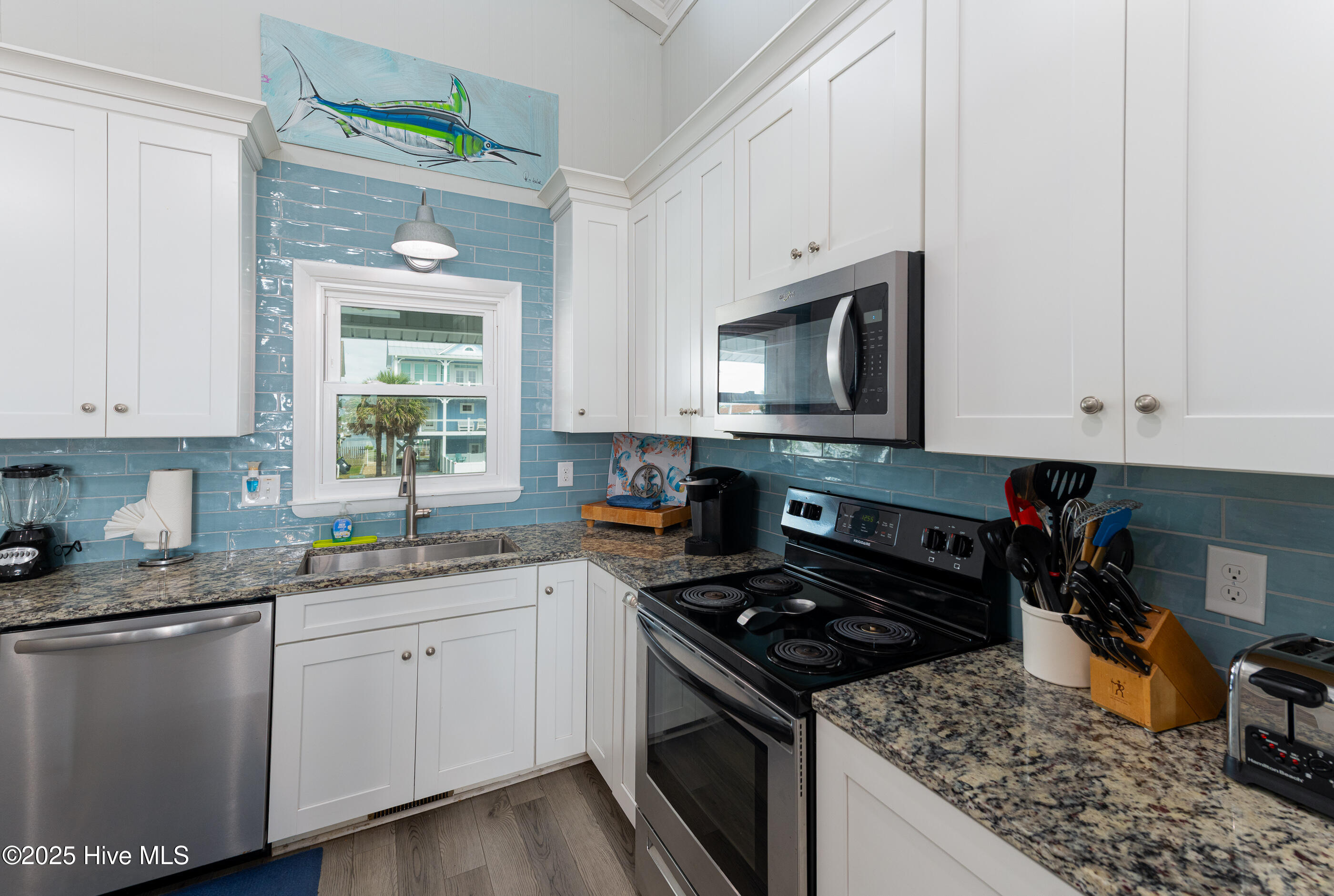 100557462 | Photo 18