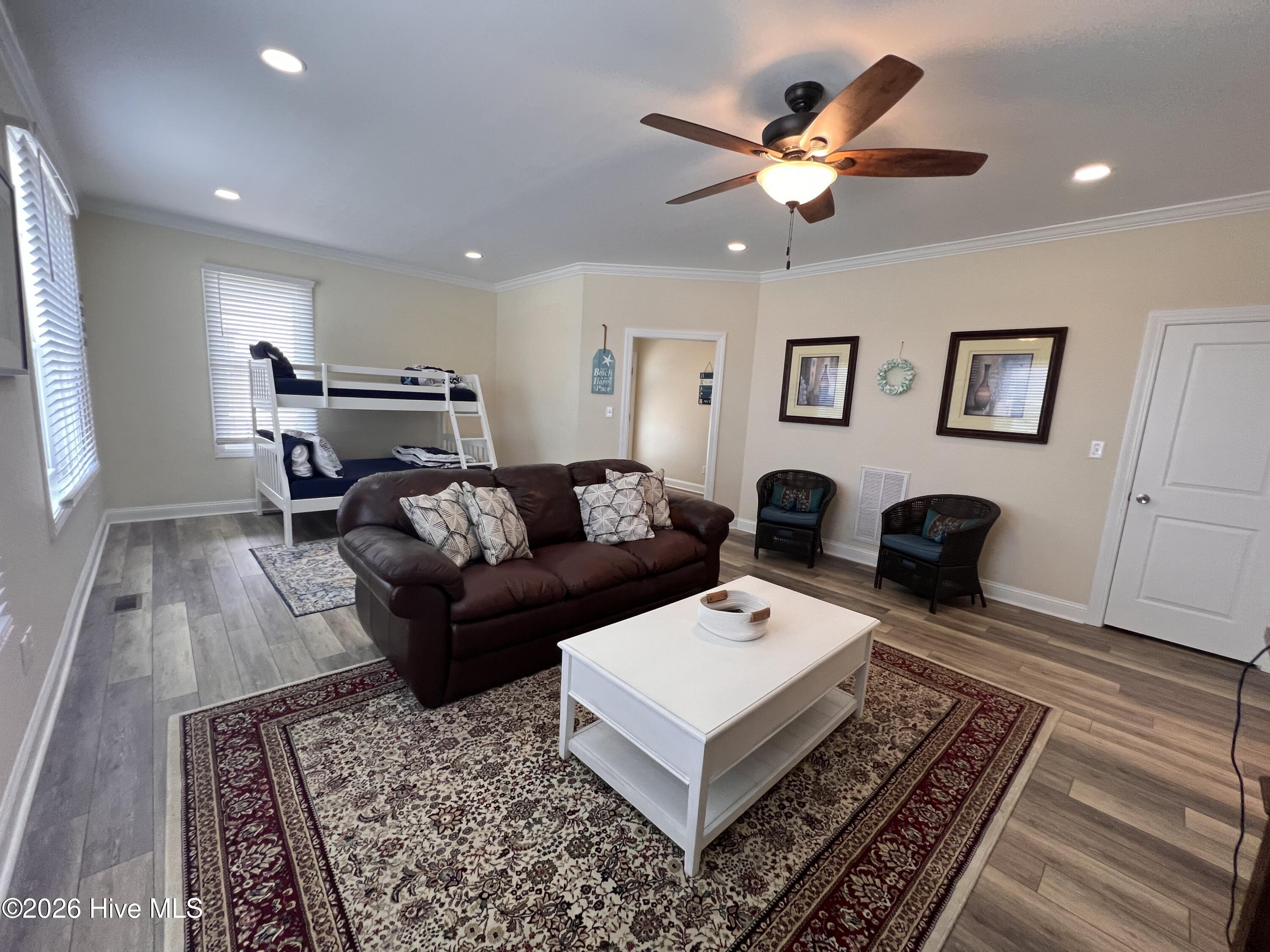 100564995 | Photo 20