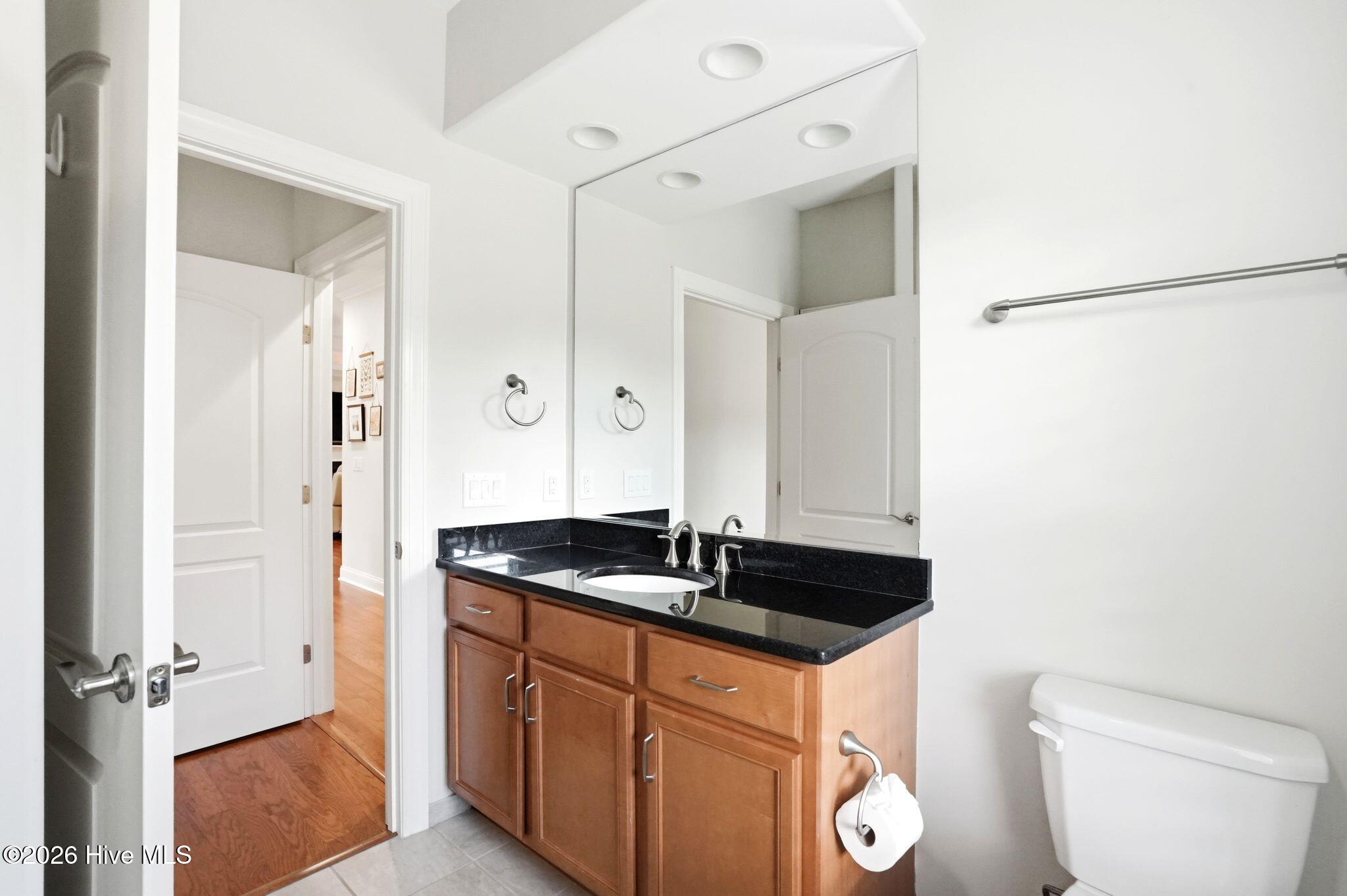 100565235 | Photo 54