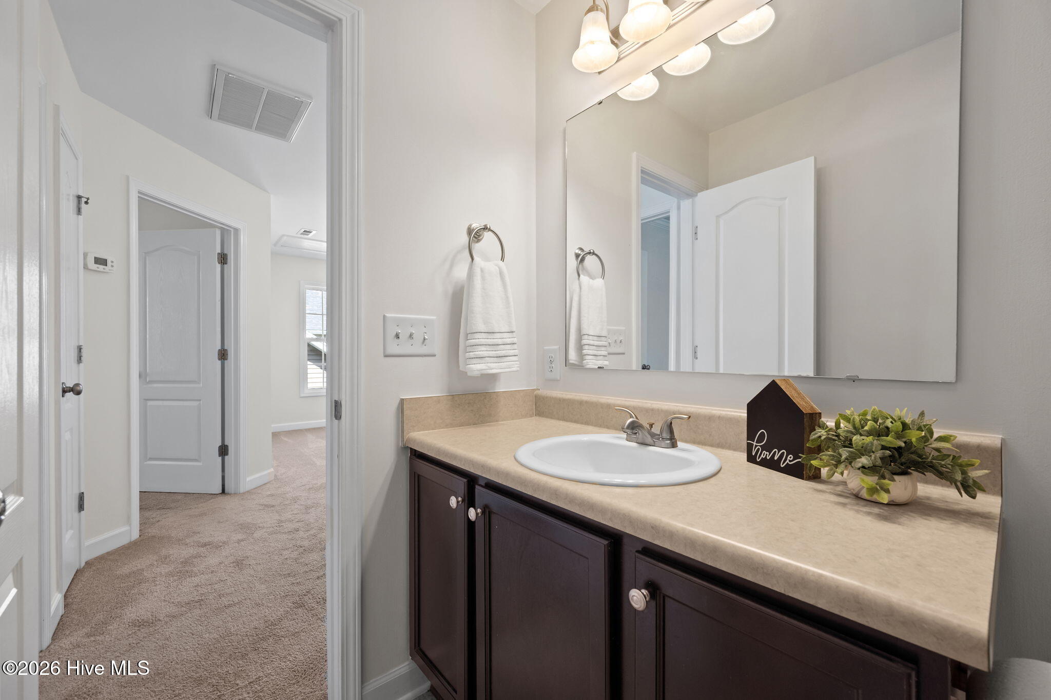 100570344 | Photo 32