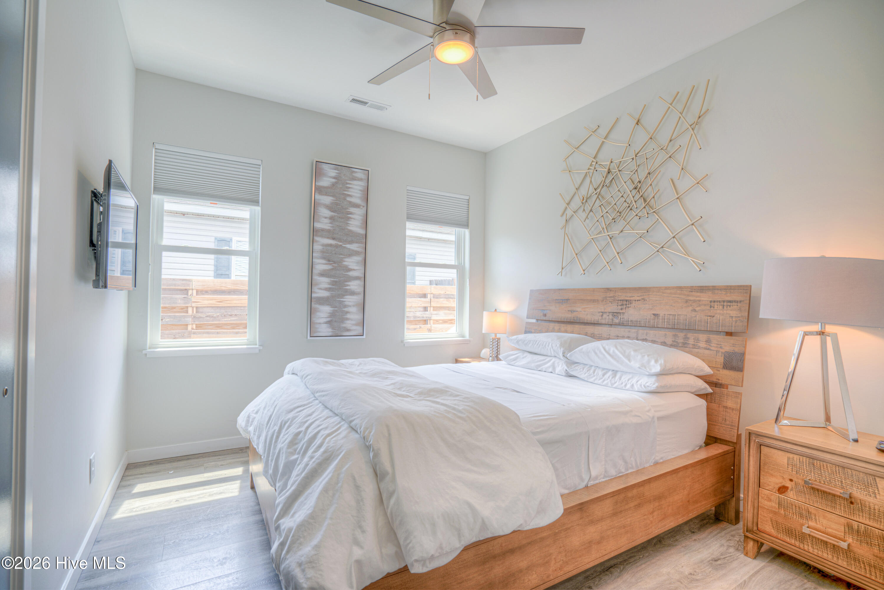 100569928 | Photo 18