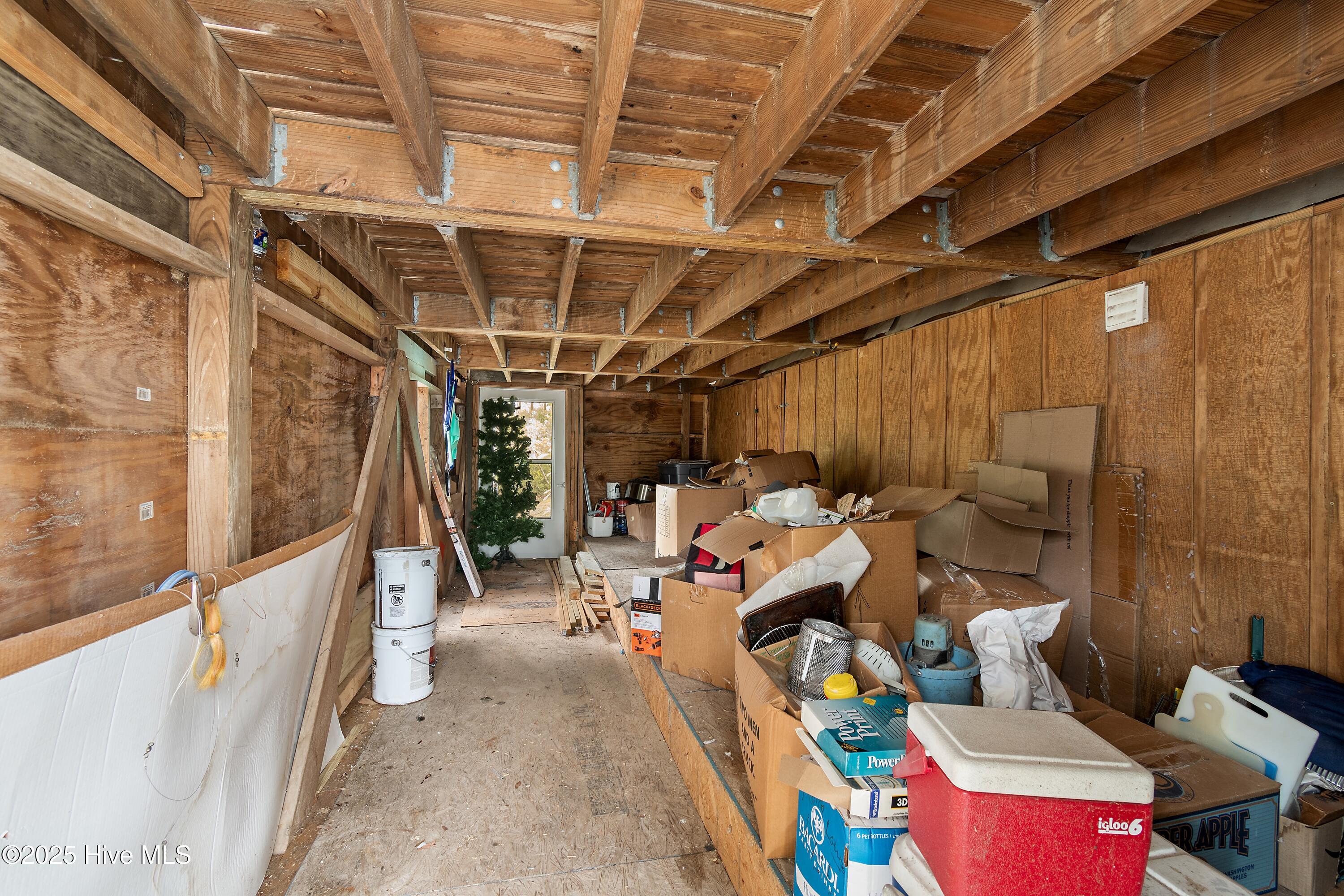 100538927 | Photo 40