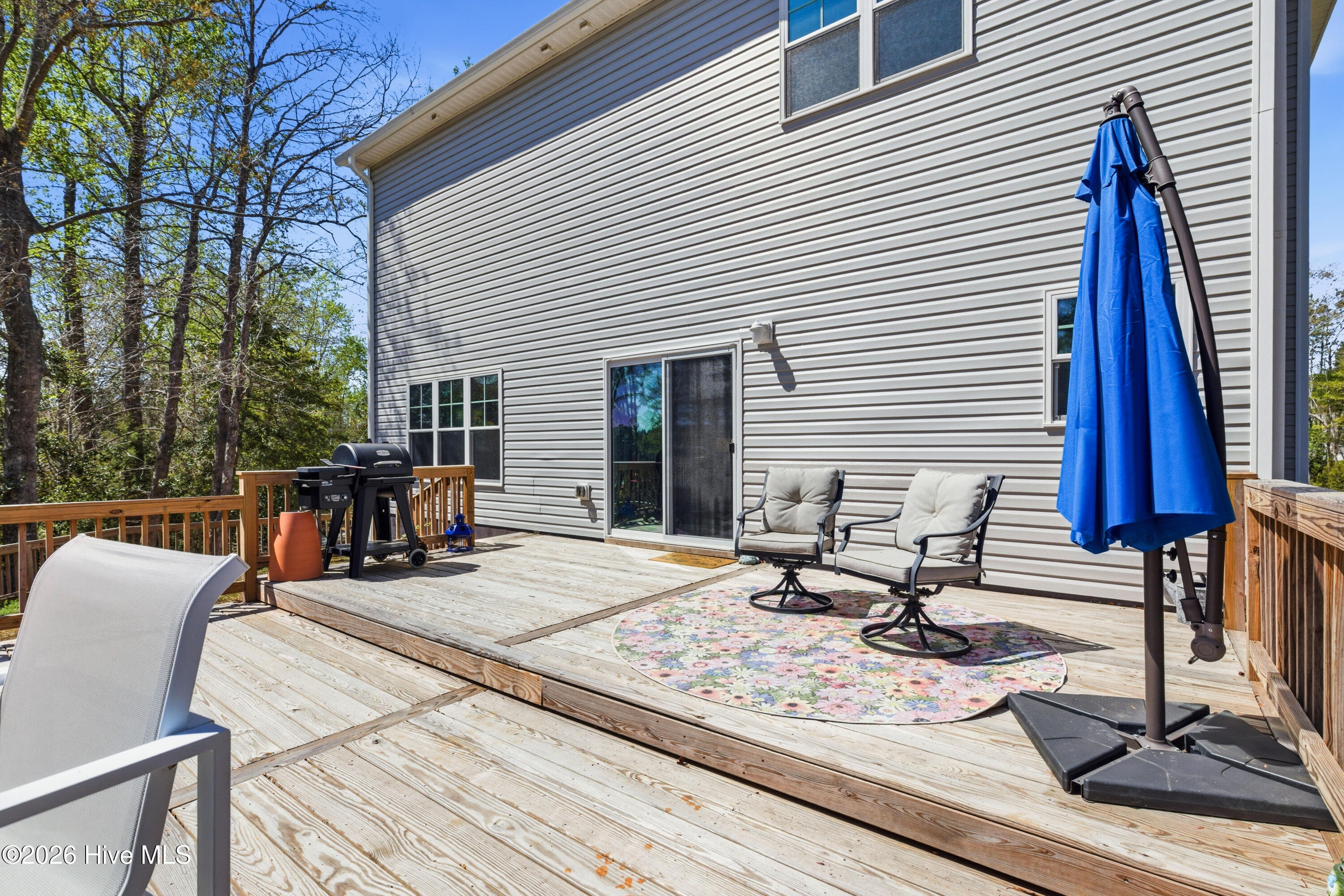 100563821 | Photo 36