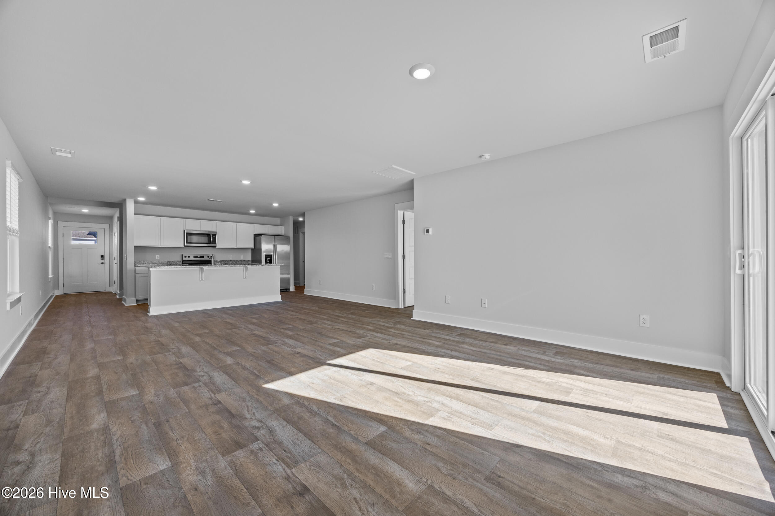 100547458 | Photo 14