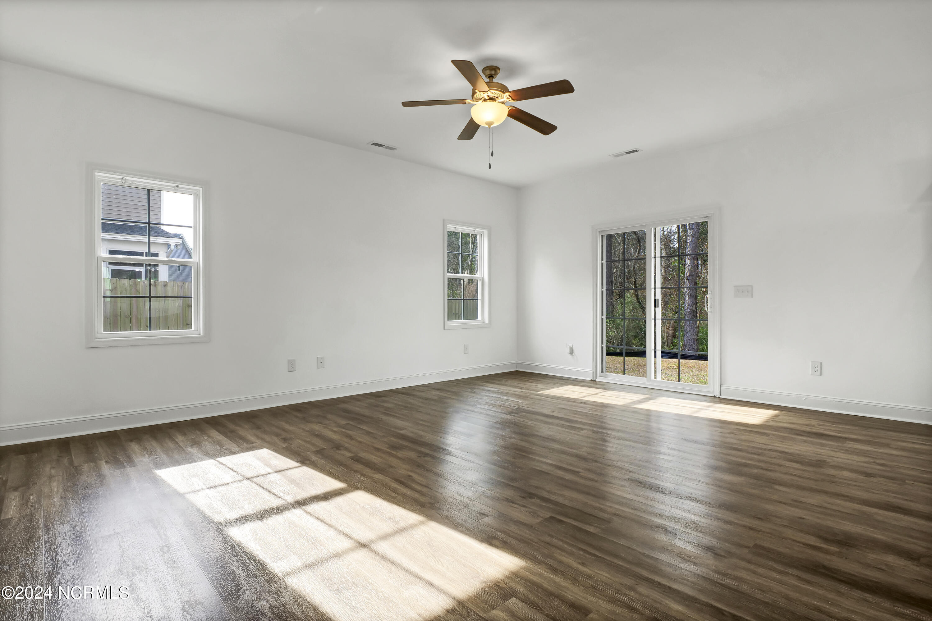 100552526 | Photo 11