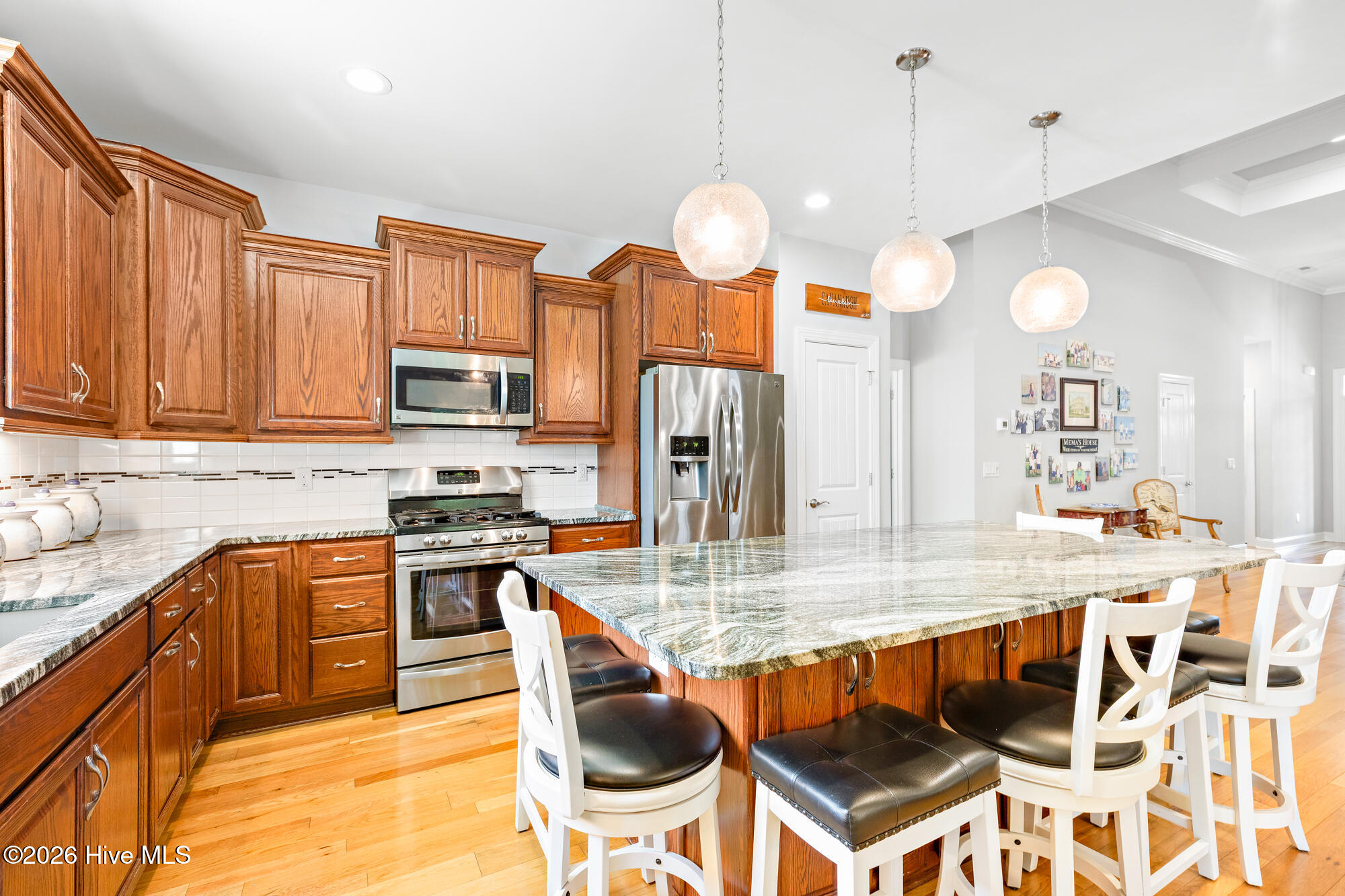 100567738 | Photo 11