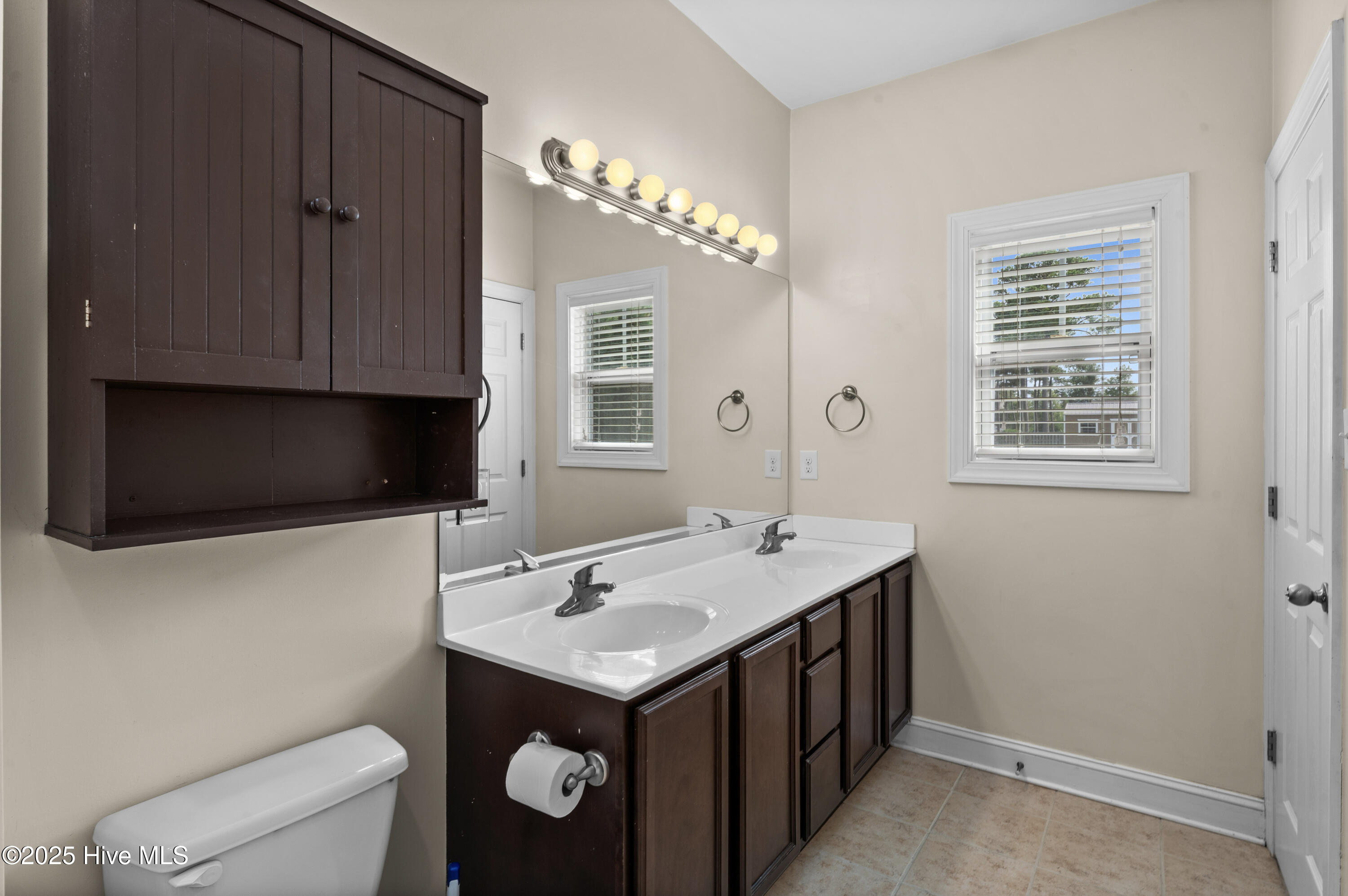 100530056 | Photo 35