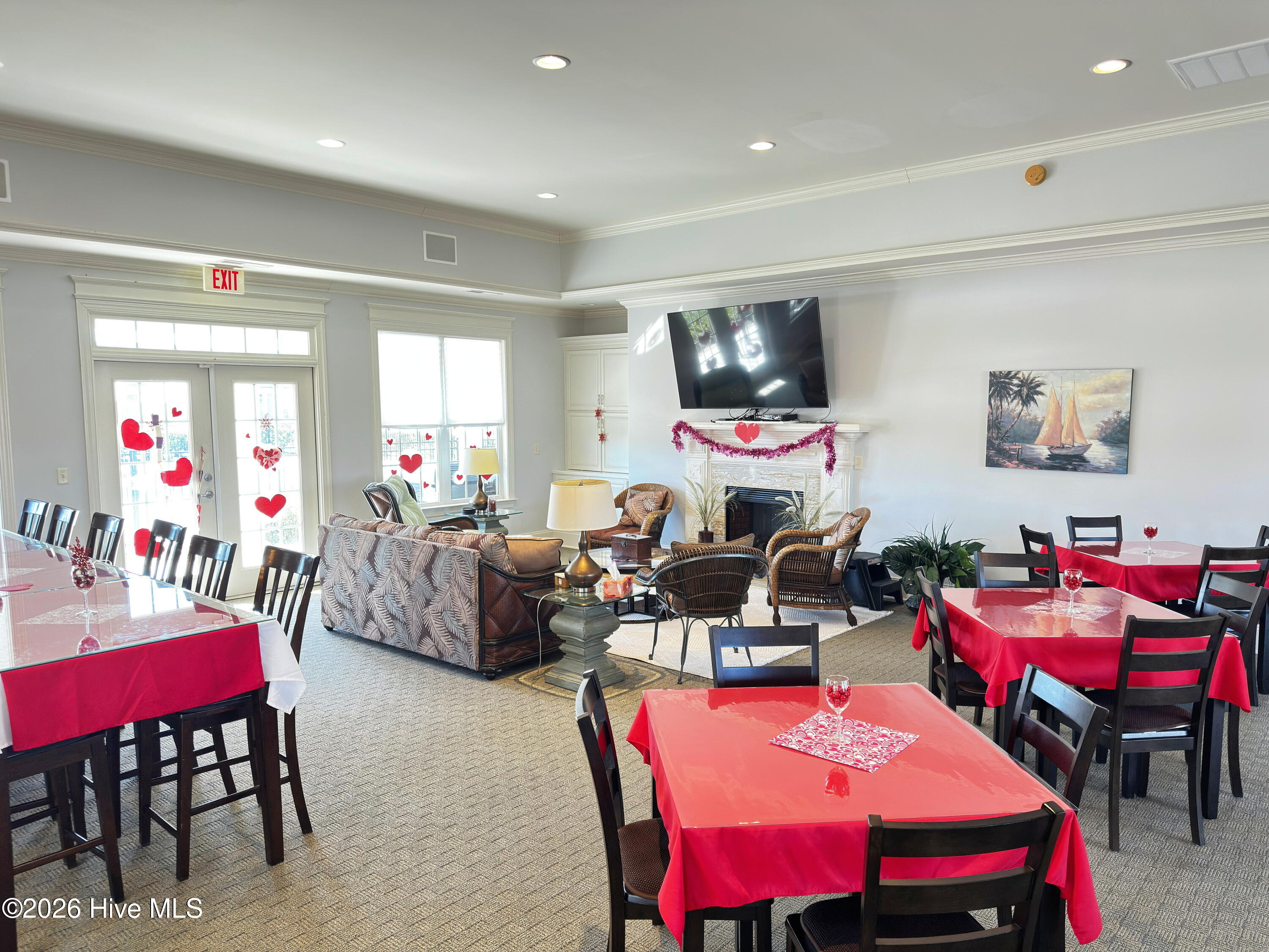 100548790 | Photo 49