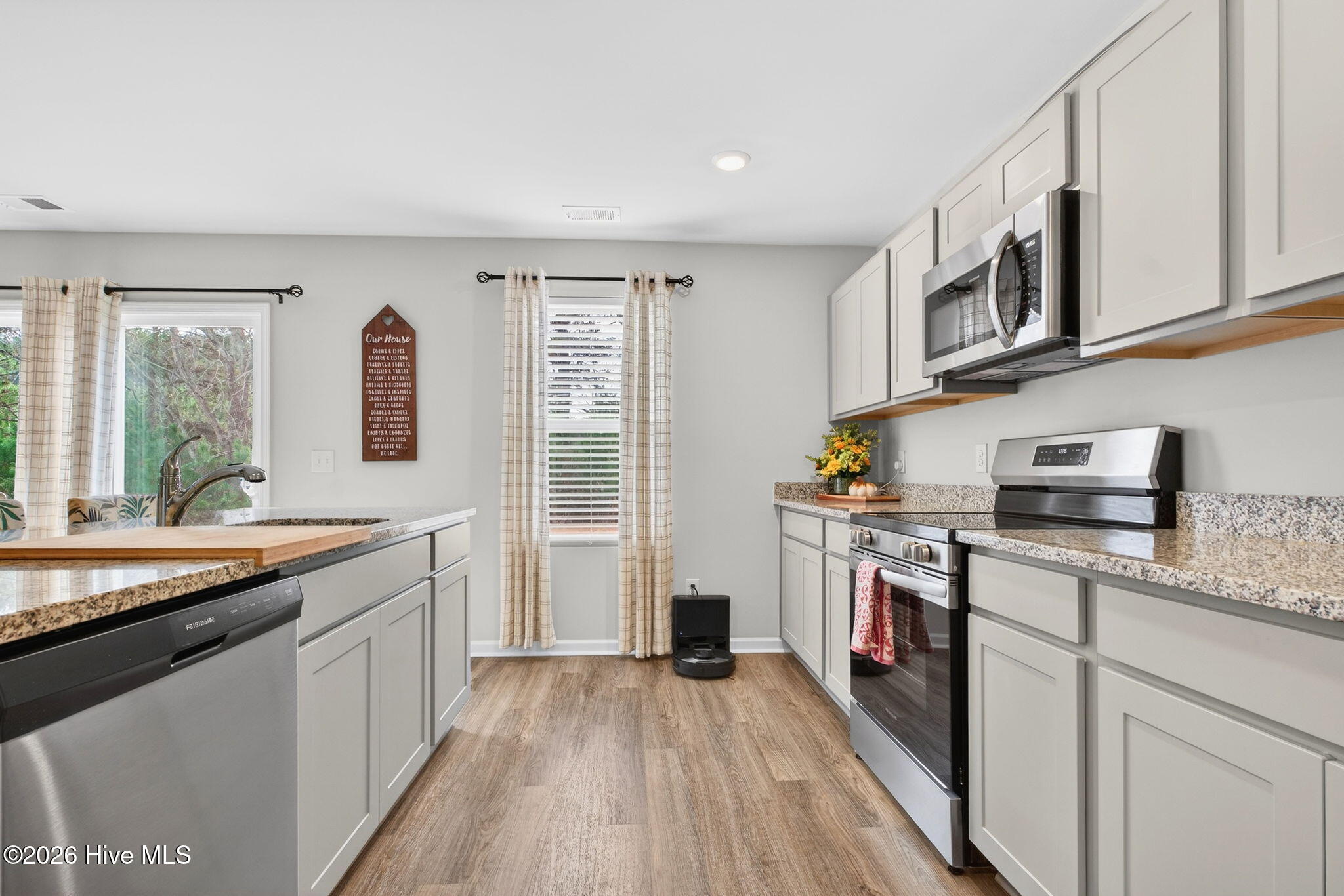 100556133 | Photo 13