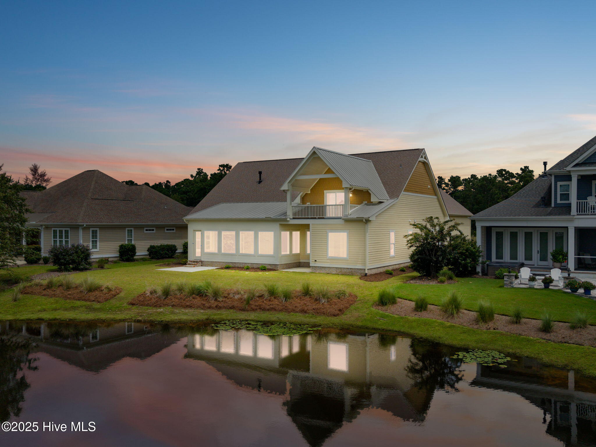 100524030 | Photo 63