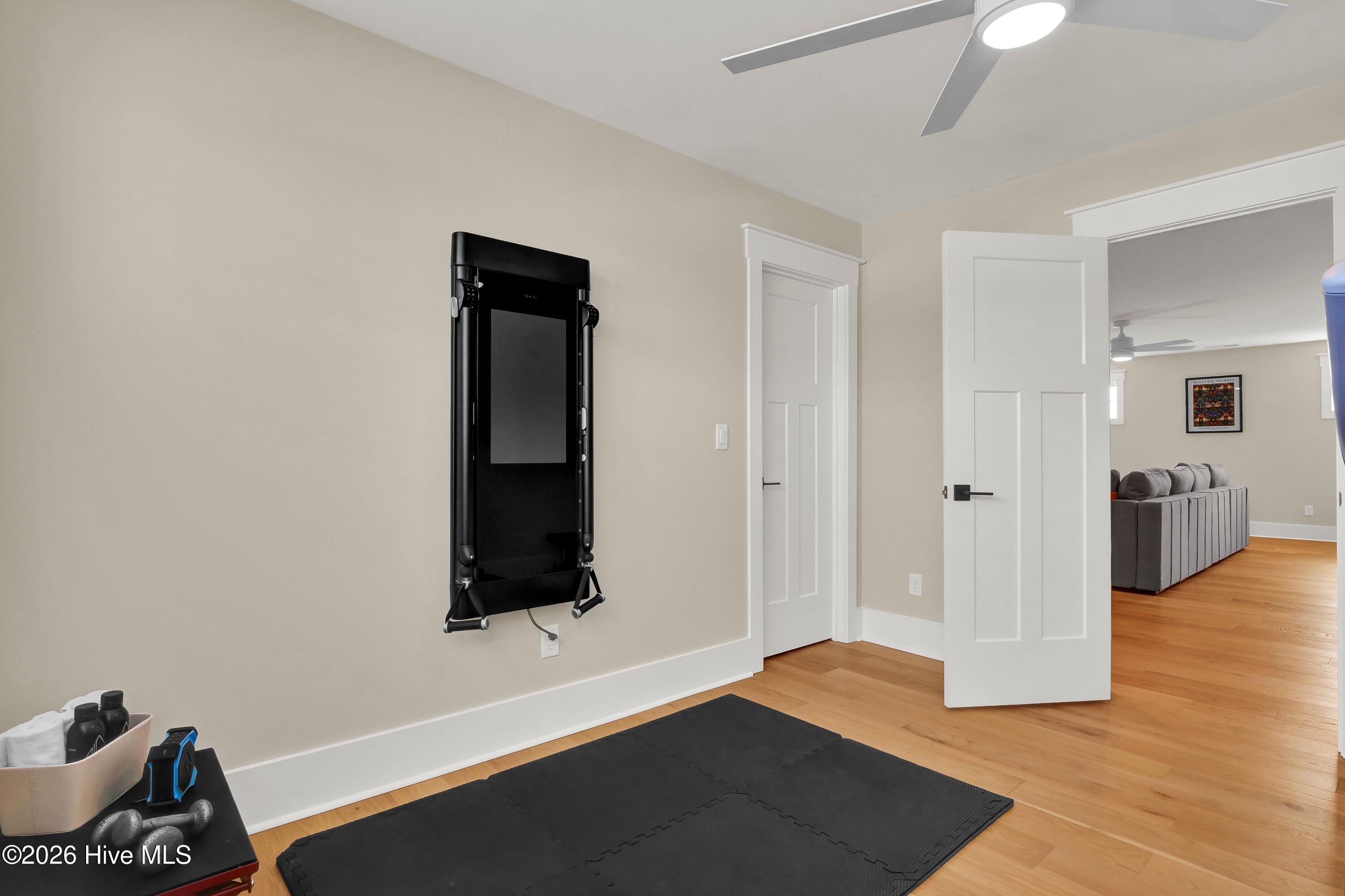 100566298 | Photo 38