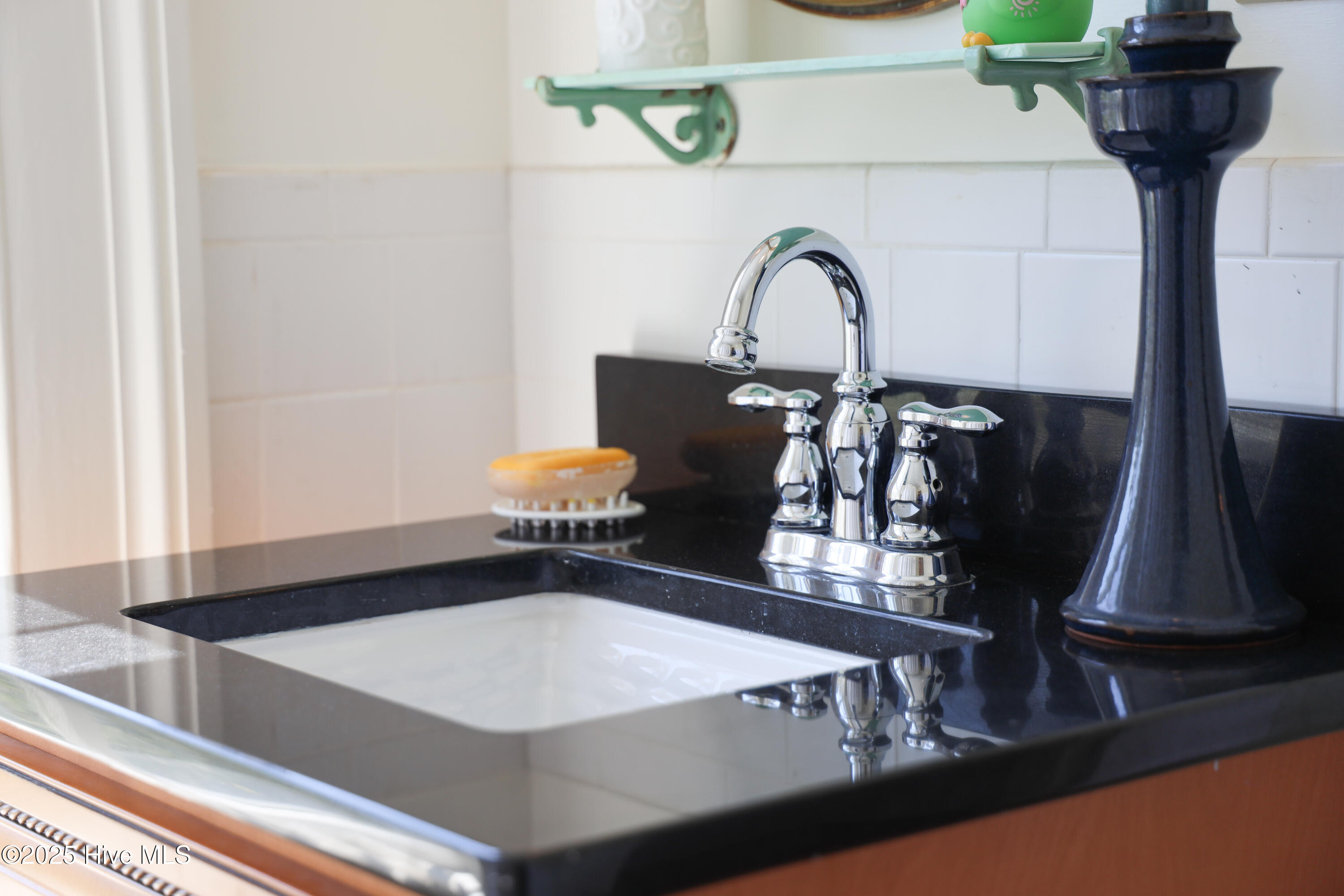 100501936 | Photo 82