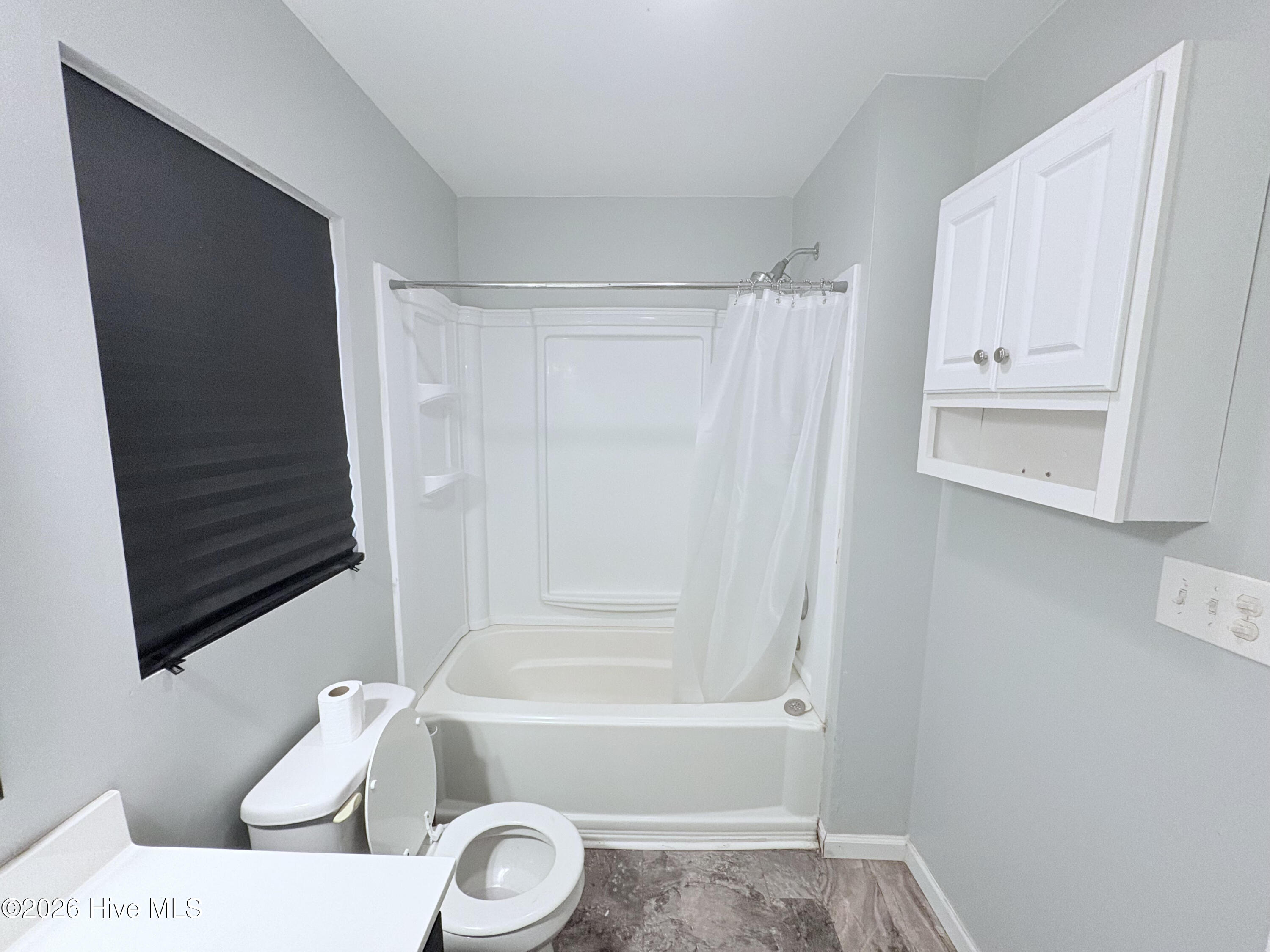 100566369 | Photo 38