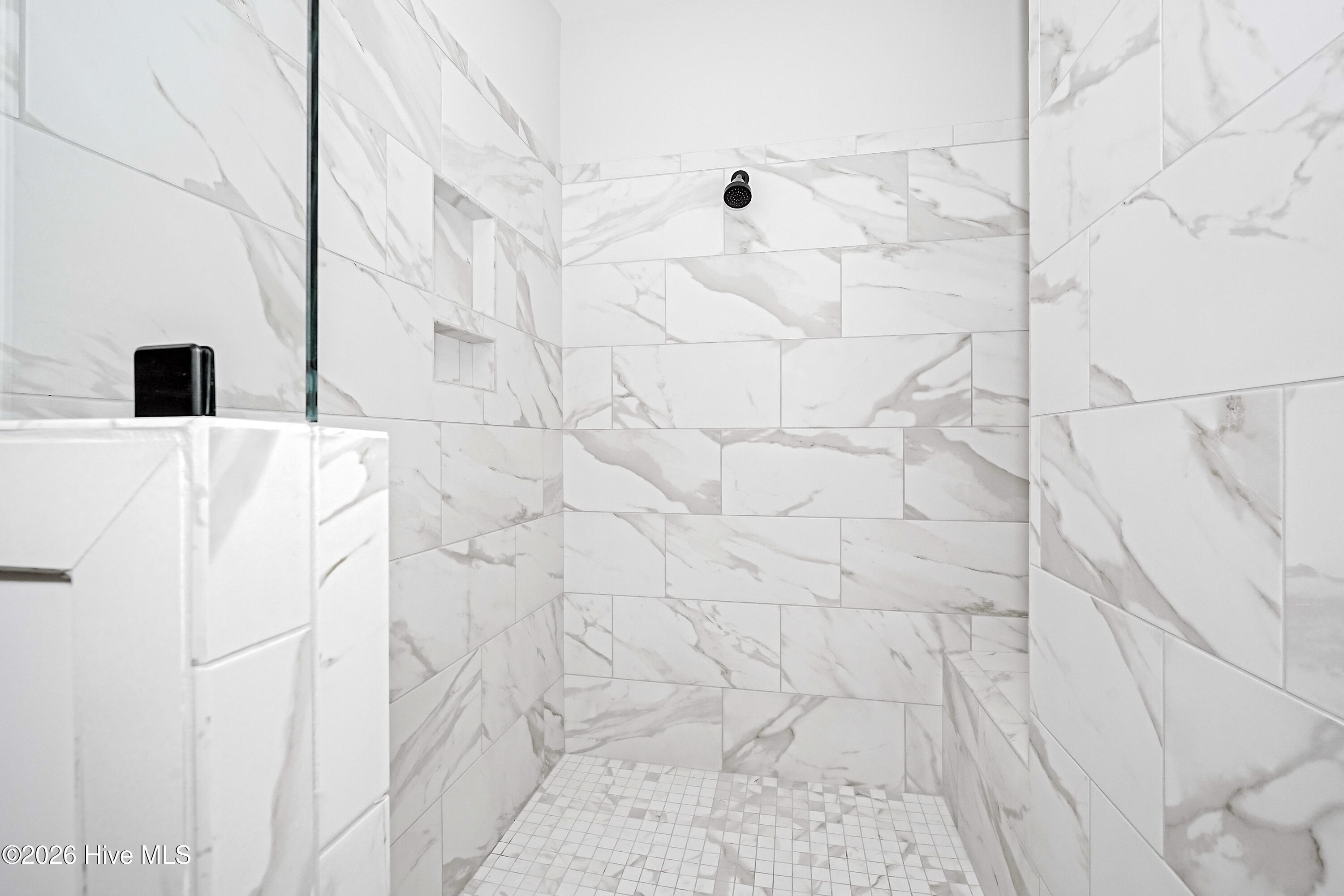 100555339 | Photo 23