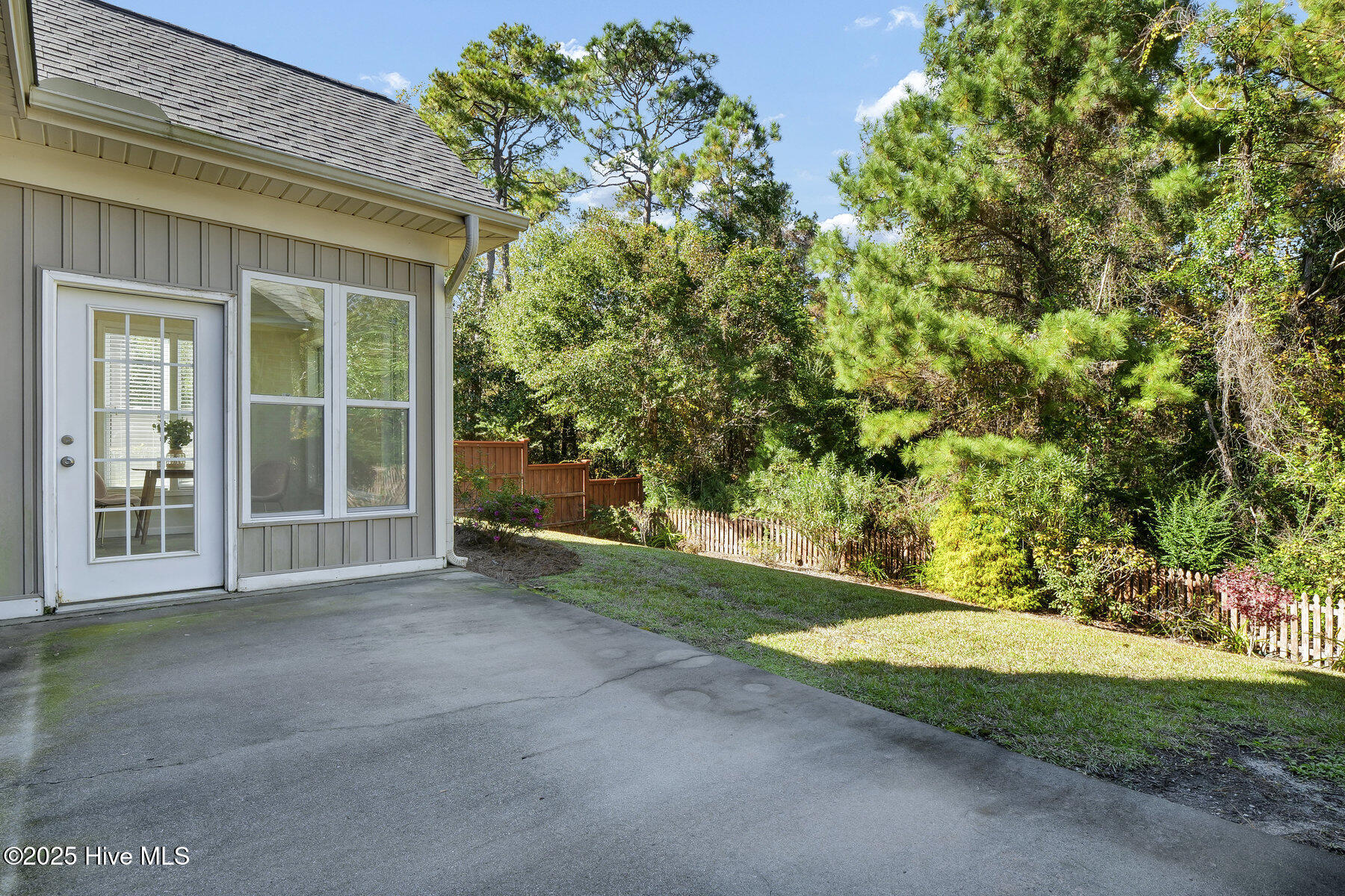 100540144 | Photo 39