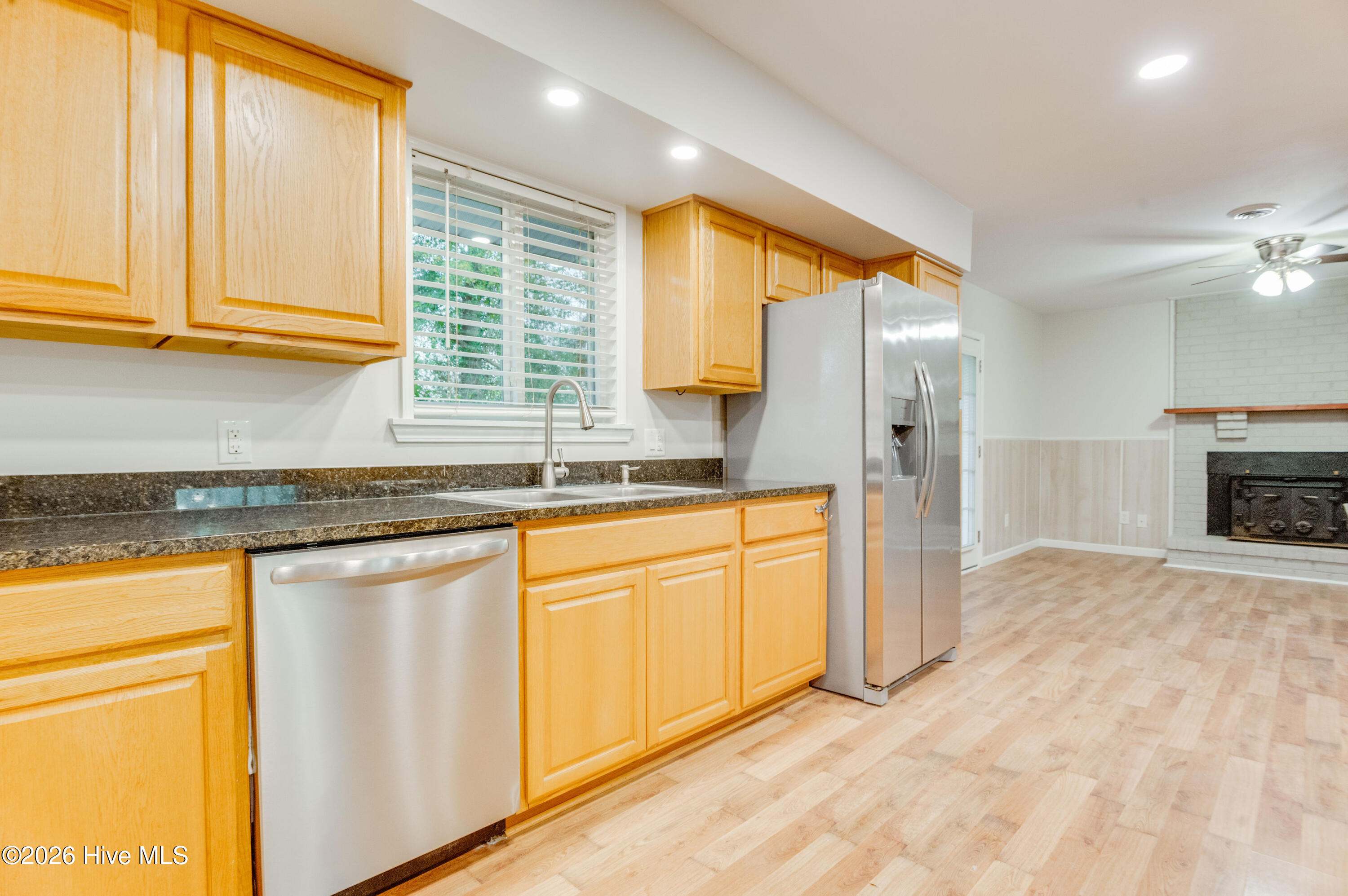 100547210 | Photo 14