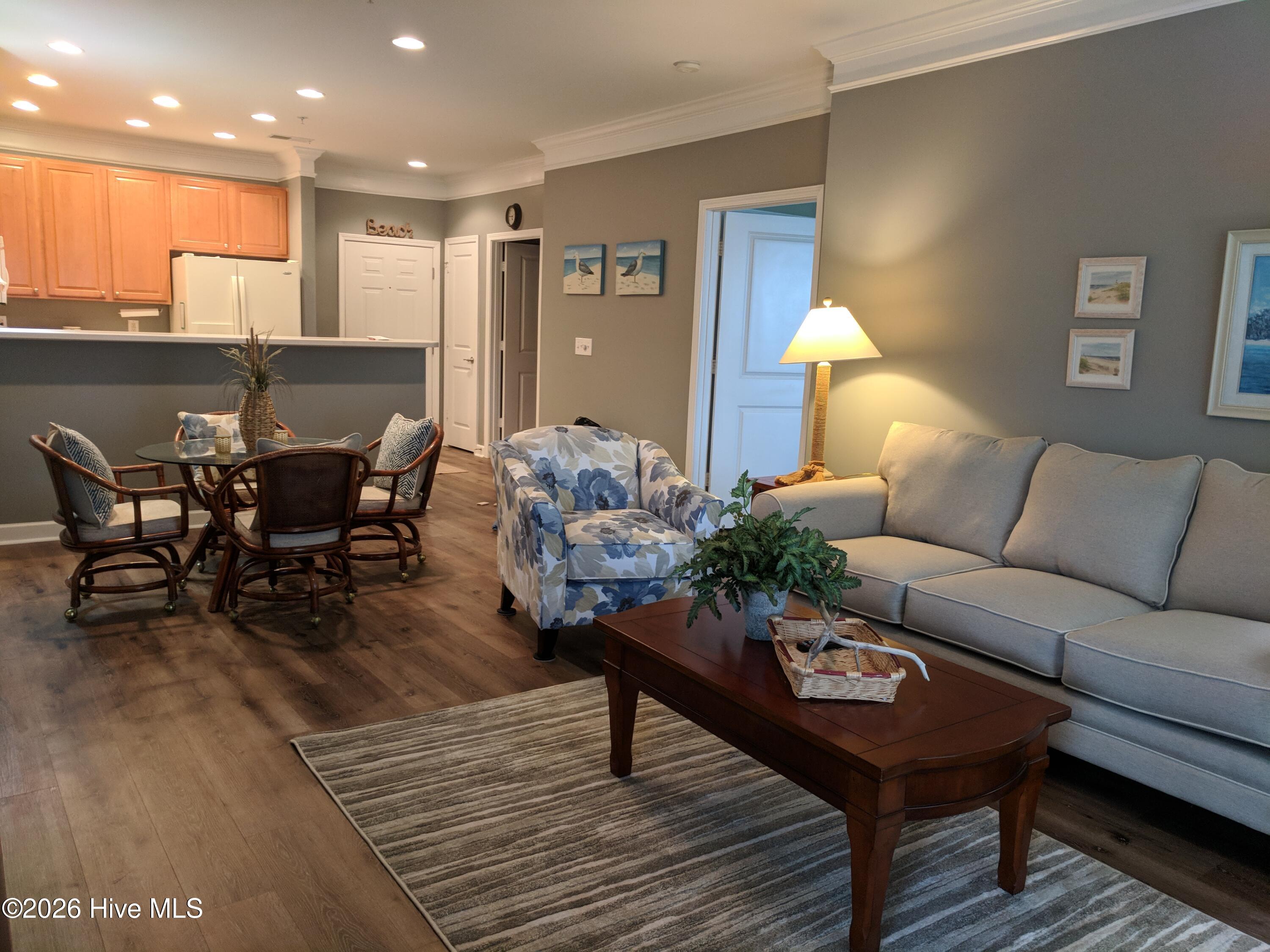 100563654 | Photo 15