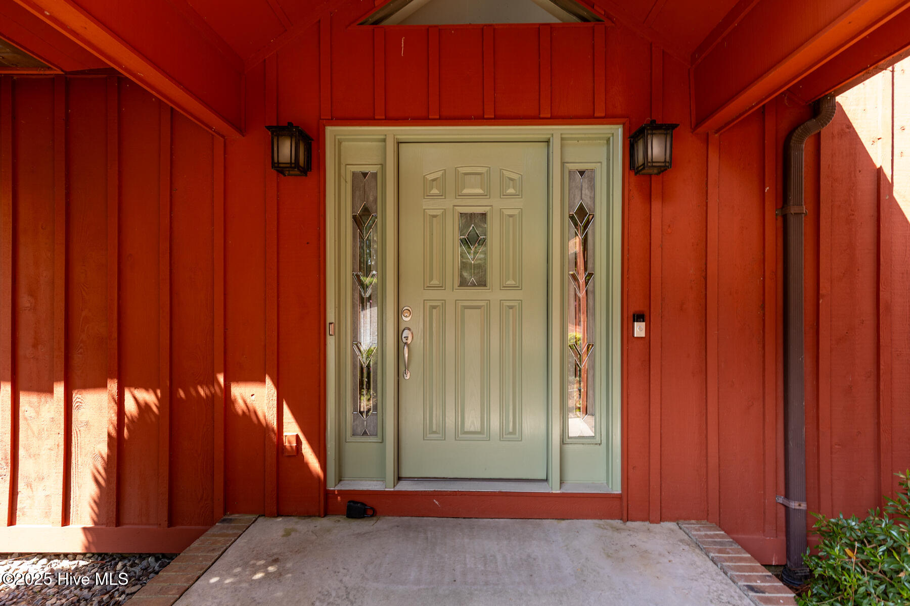 Homes for sale in West End, NC | 121 Lakeview Pt, West End, NC 27376 | MLS# 100531420