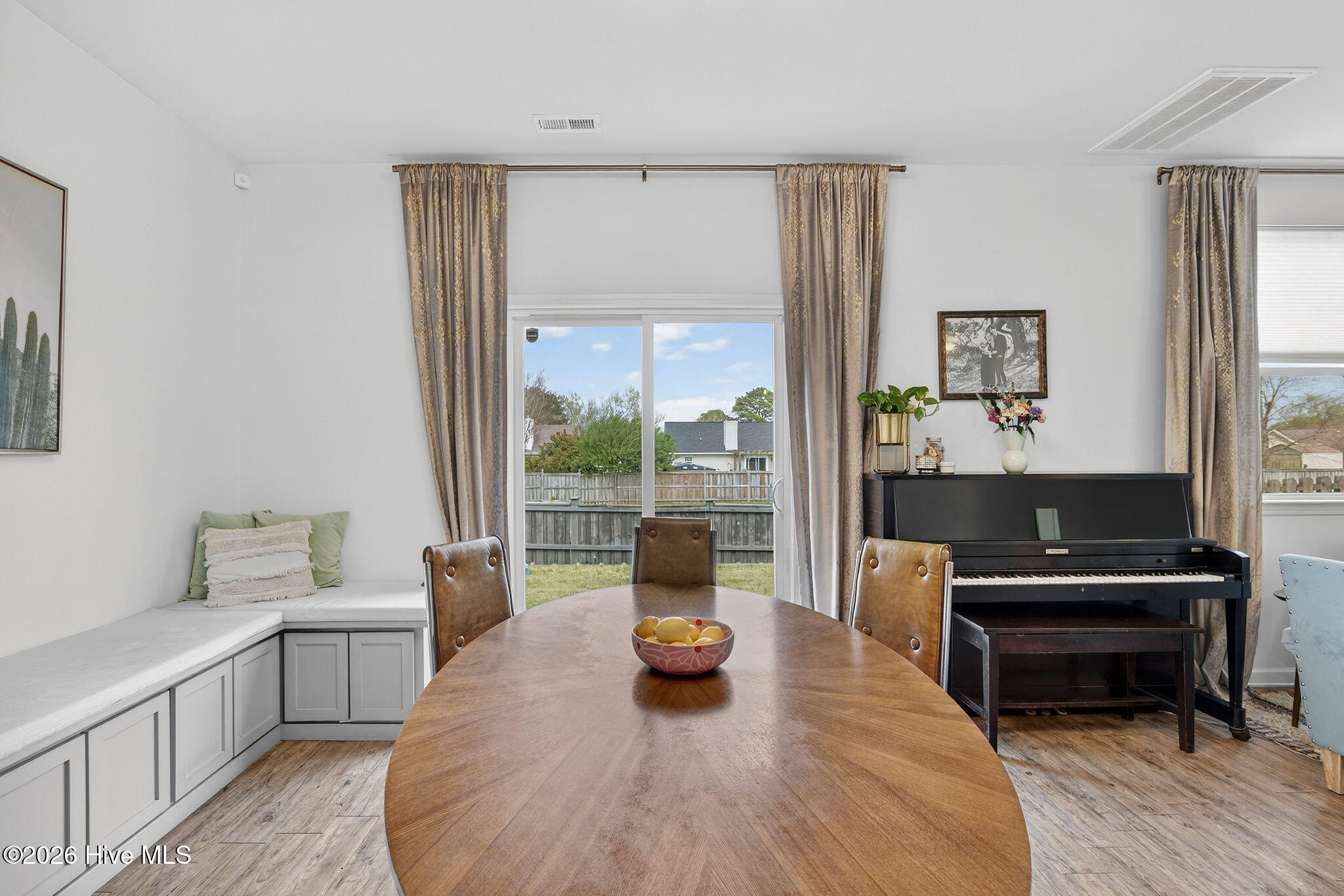 100562313 | Photo 20