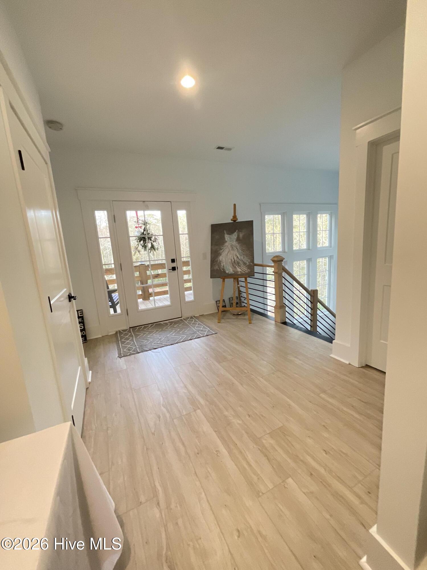 100547303 | Photo 28