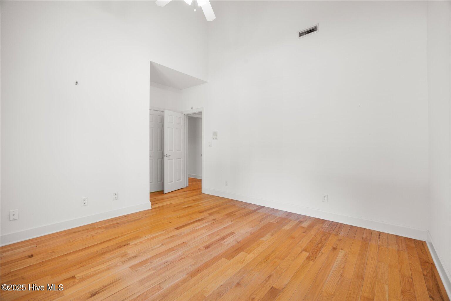 100527258 | Photo 29