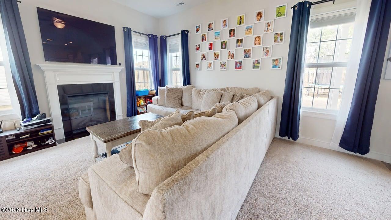 100559216 | Photo 16