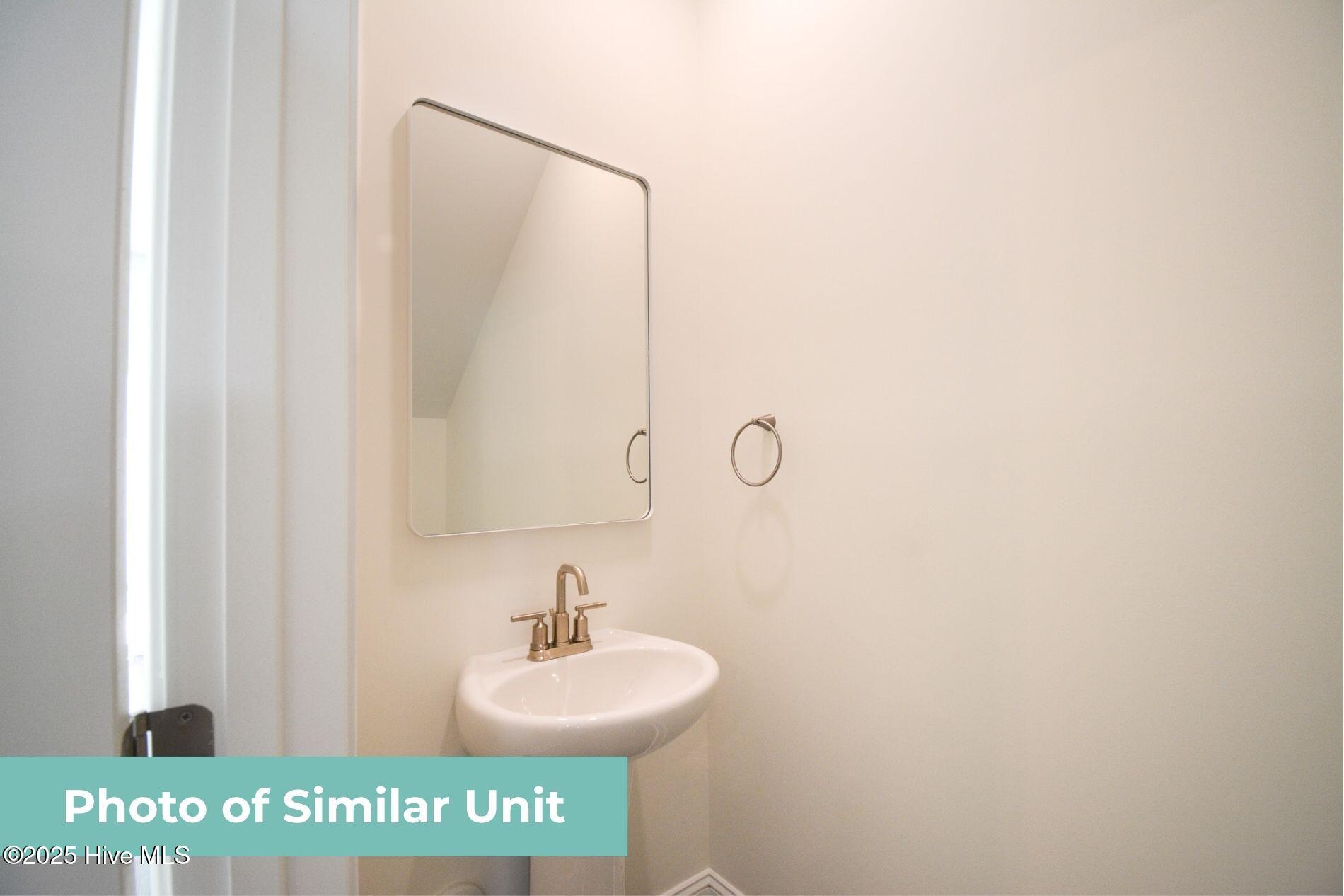 100486005 | Photo 12