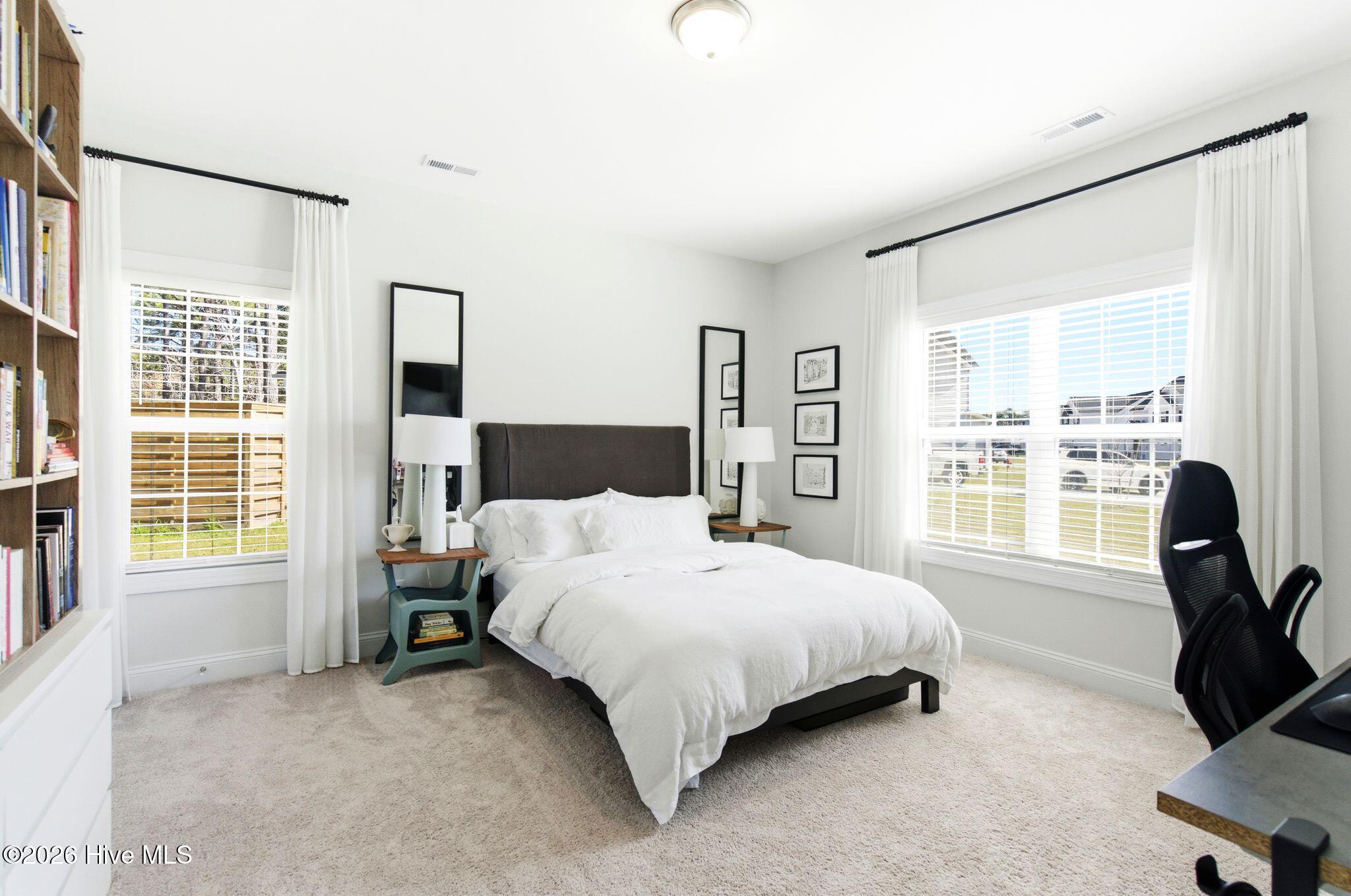 100563255 | Photo 28