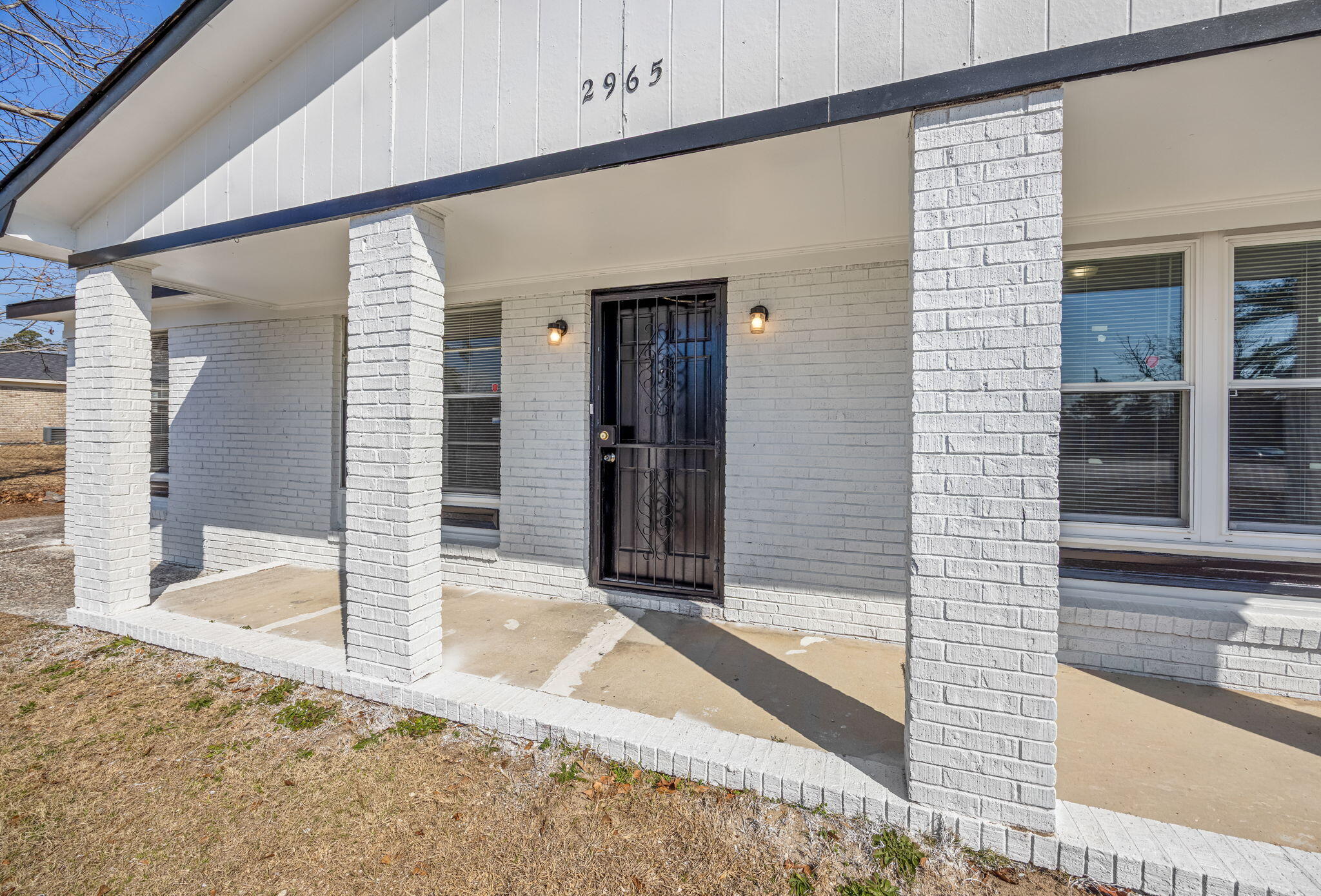 7-web-or-mls-2965 Meadowbrook Drive-28
