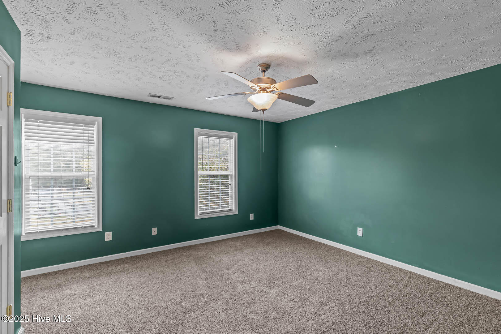 100542148 | Photo 44