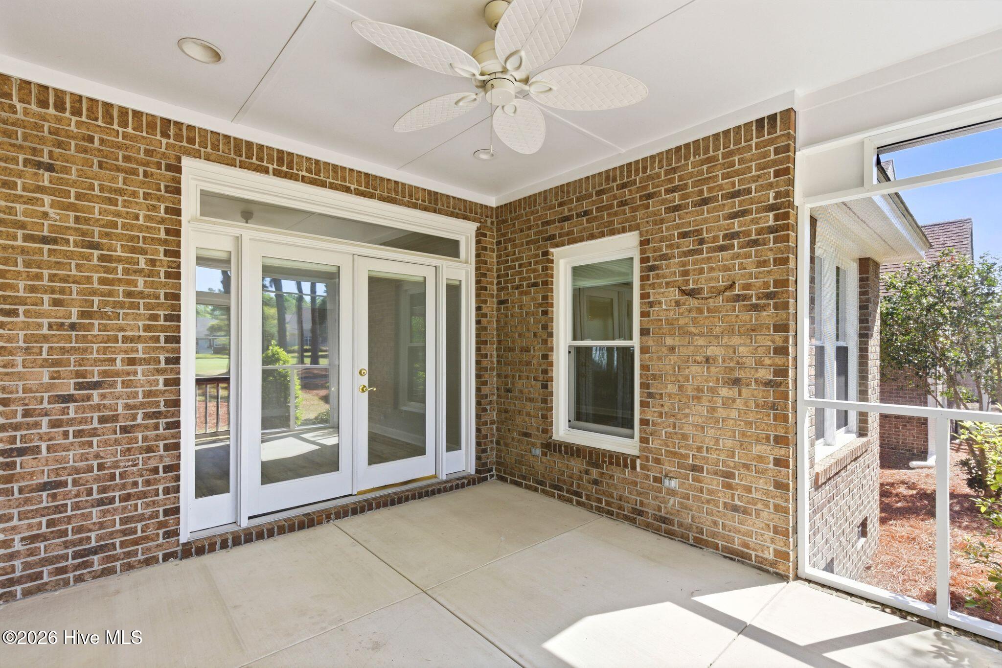 100567586 | Photo 34