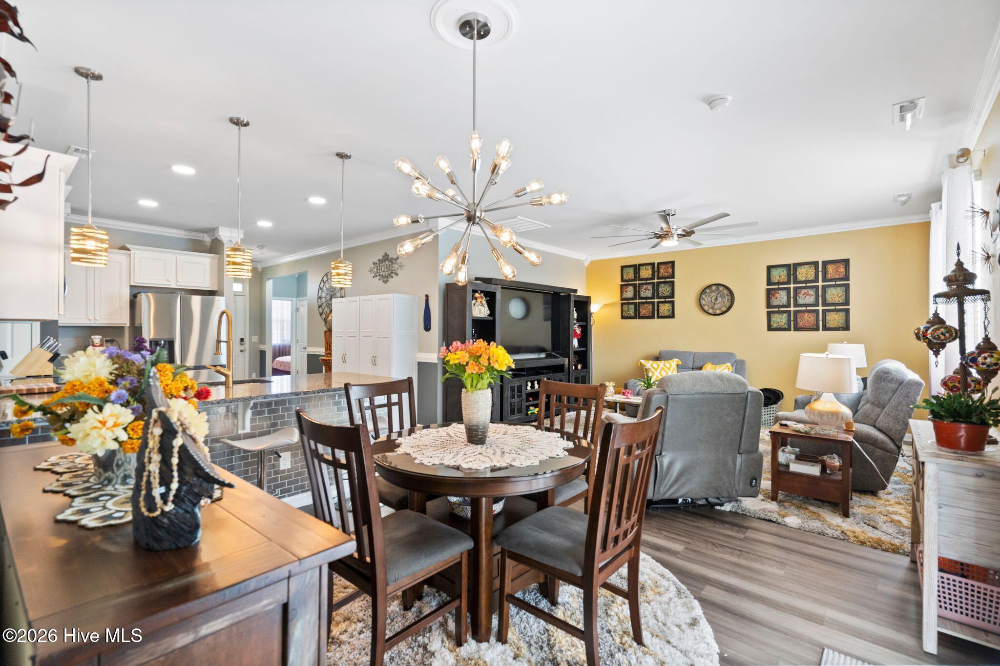 100550283 | Photo 26