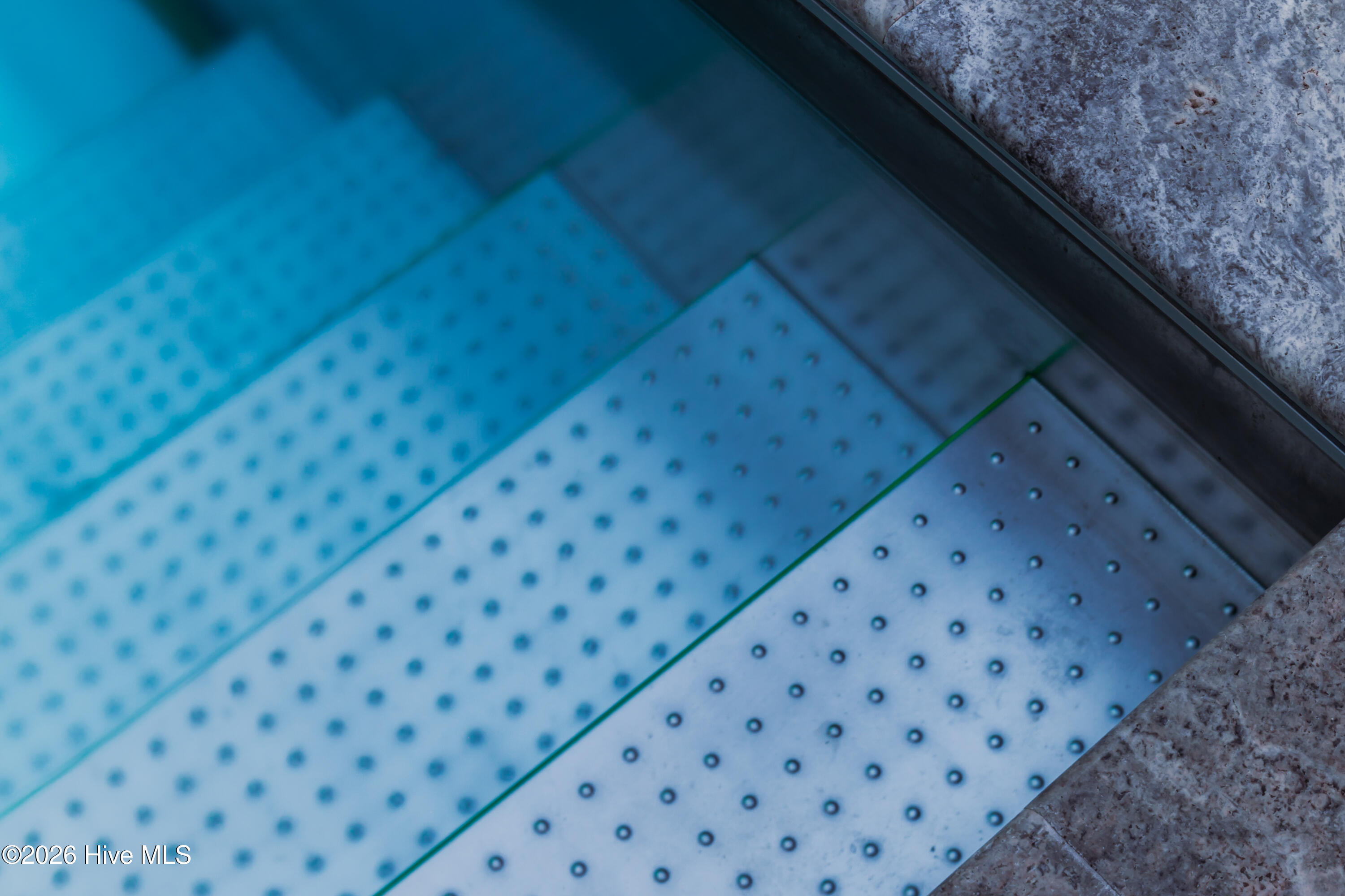 100560697 | Photo 91