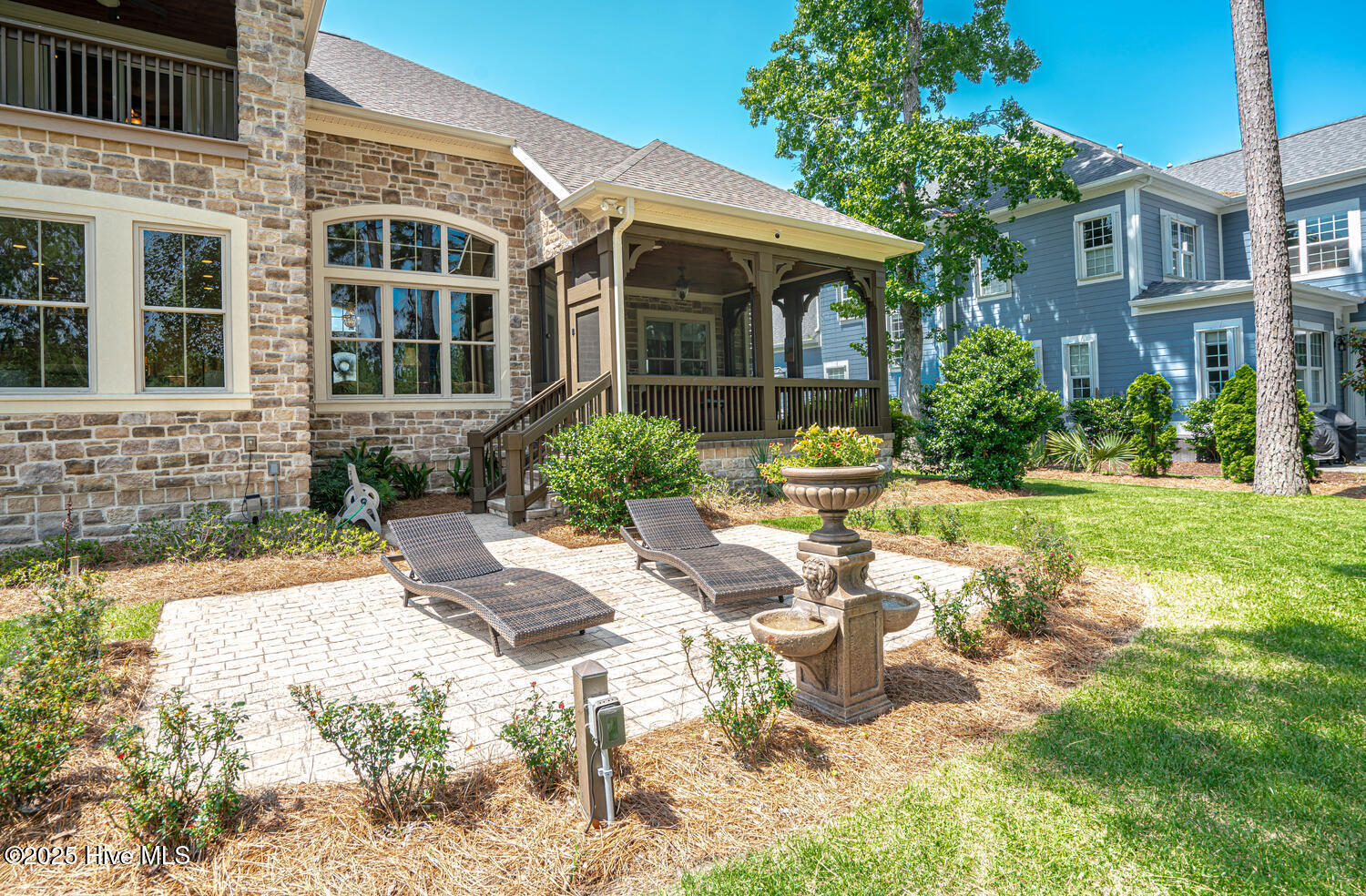 100514685 | Photo 70