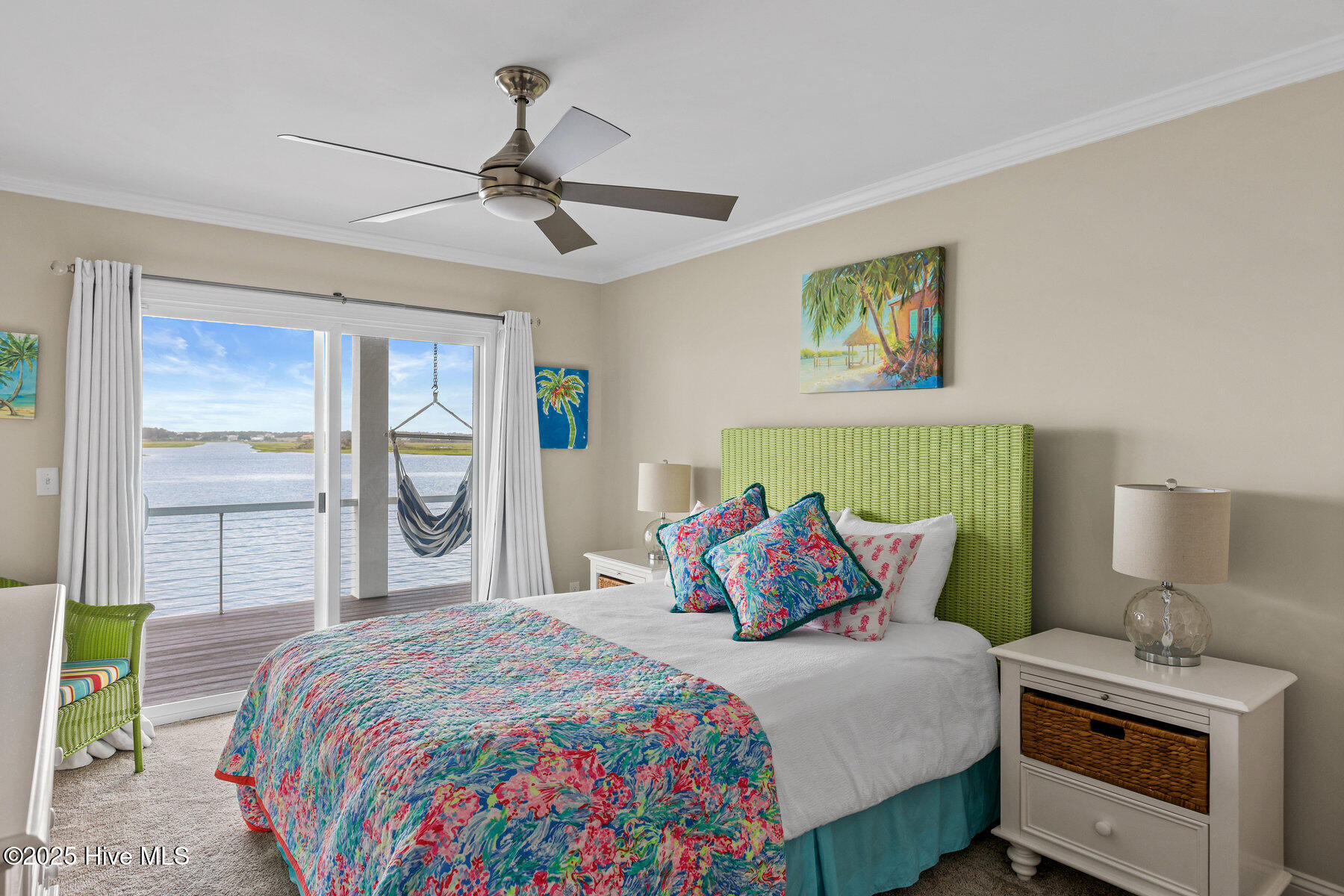 100518577 | Photo 32