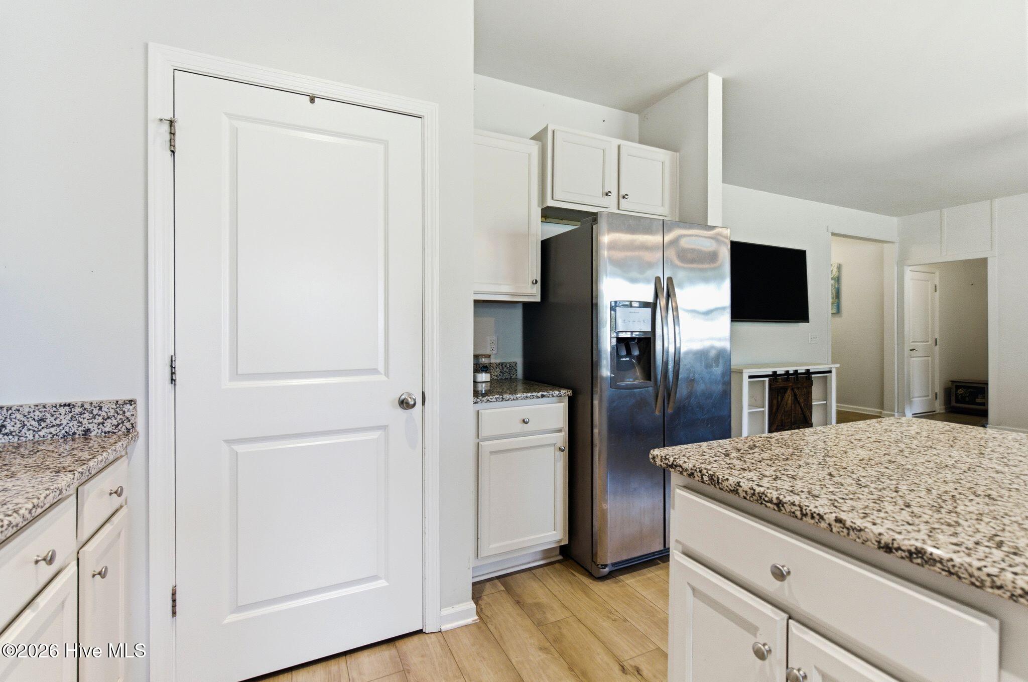 100566850 | Photo 19